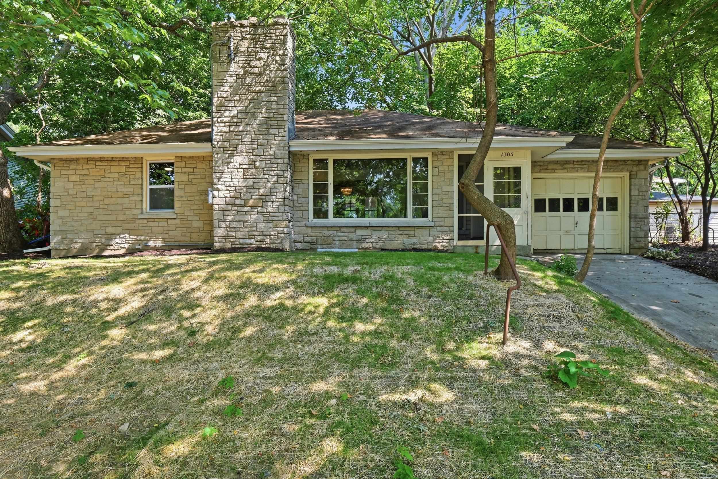 1305 E Johnson Street — photo