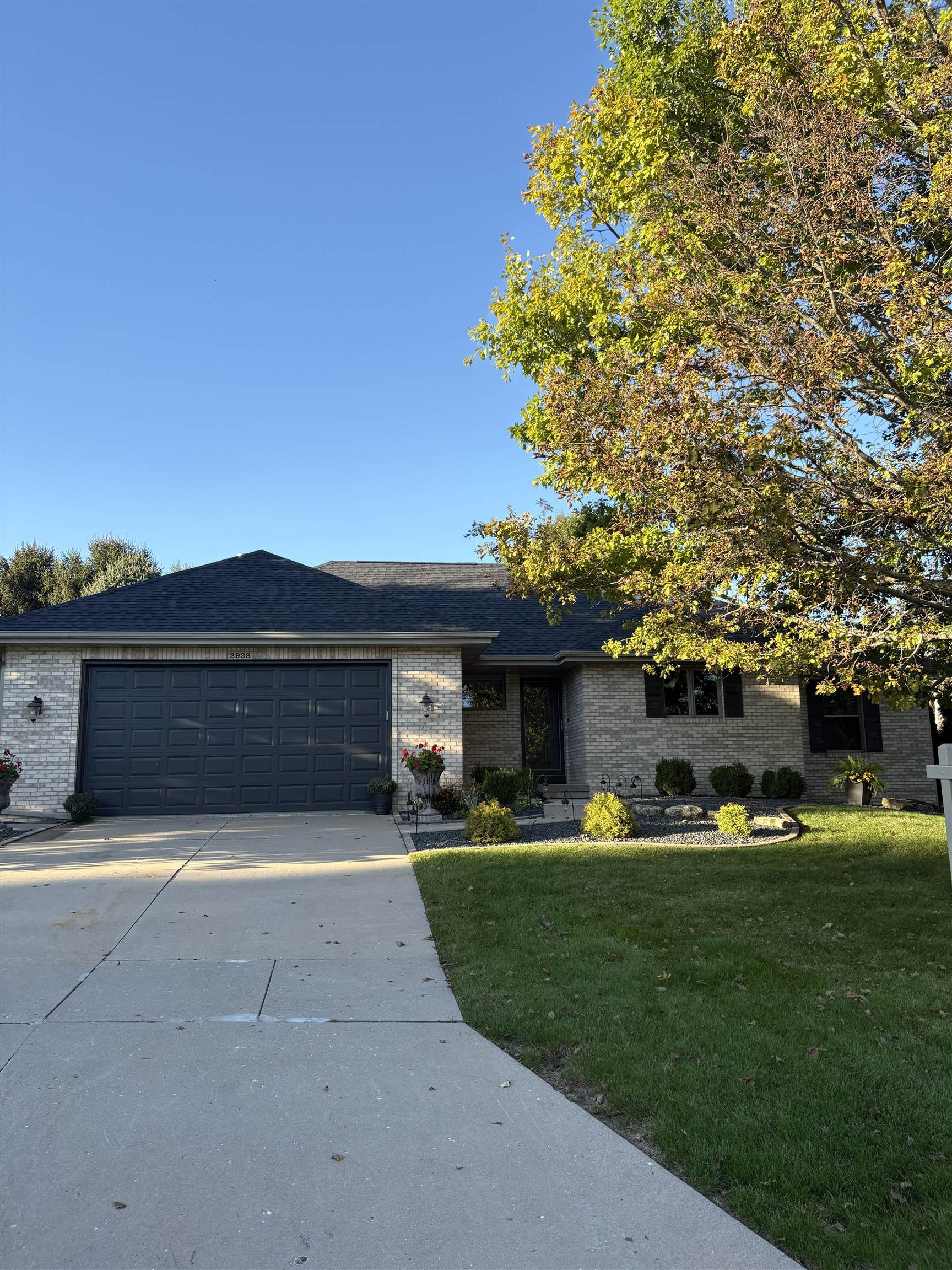 2938 Yale Drive — photo