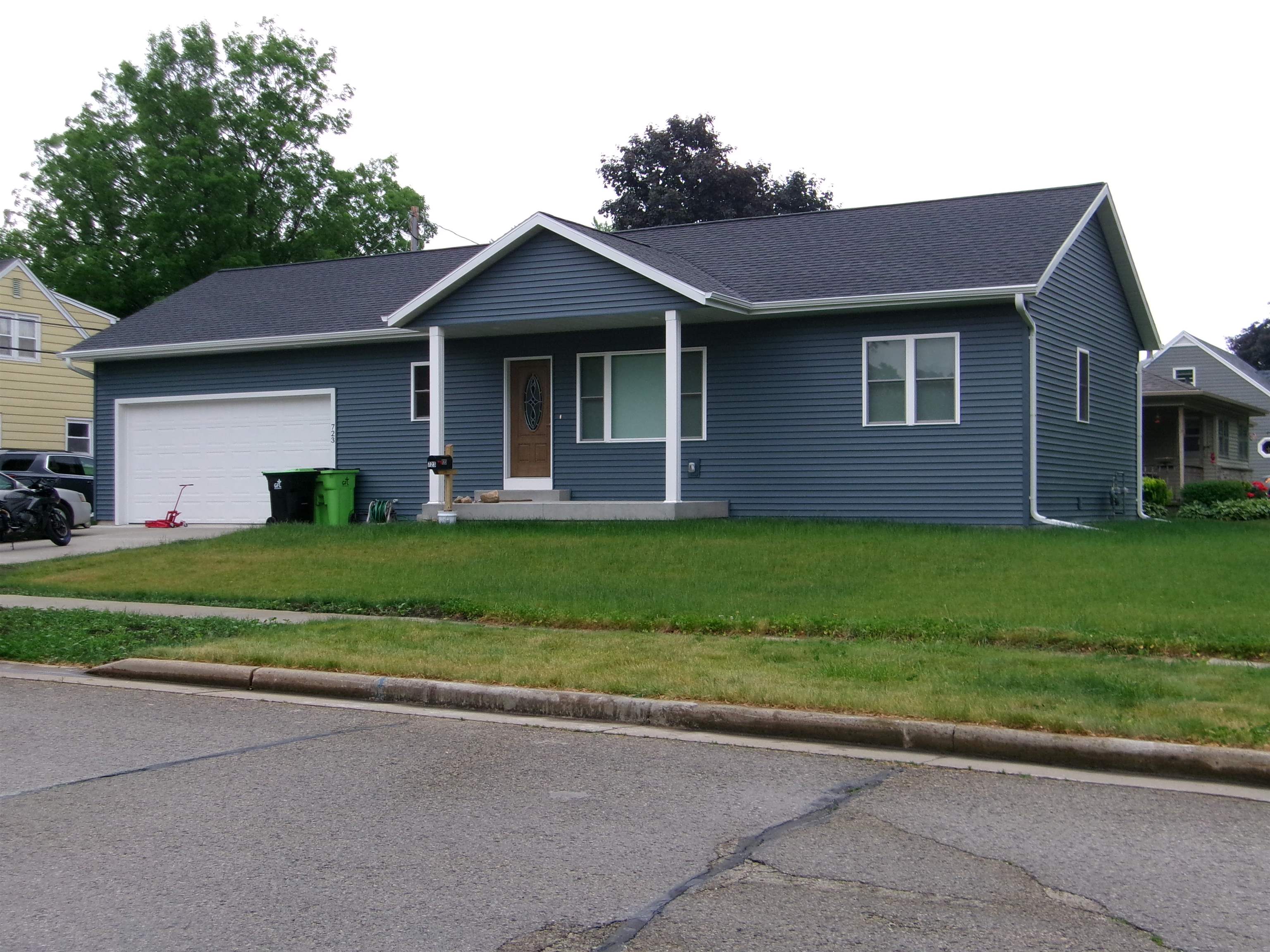 723 W Brown St Street — photo