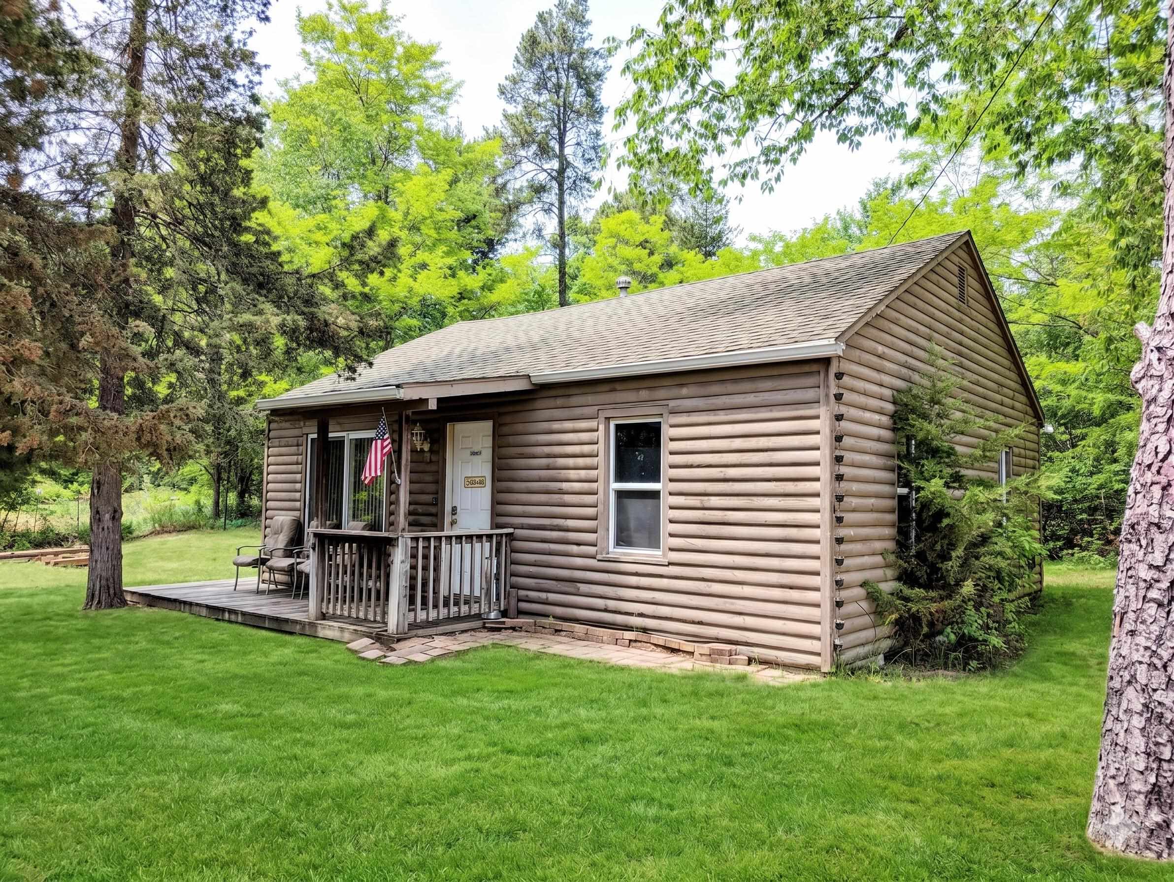 1087 E Hiawatha Drive — photo