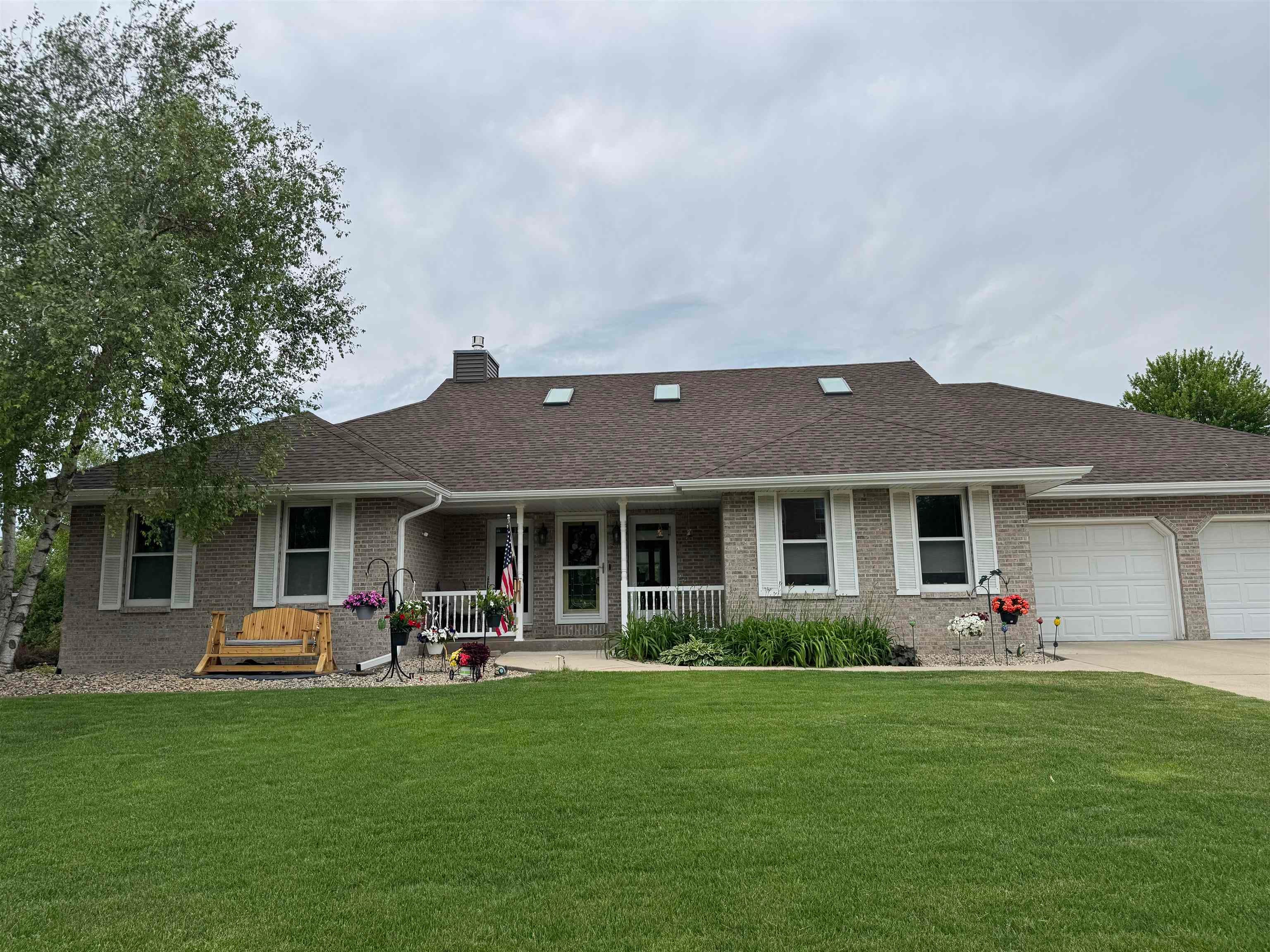 847 Cambridge Drive — photo