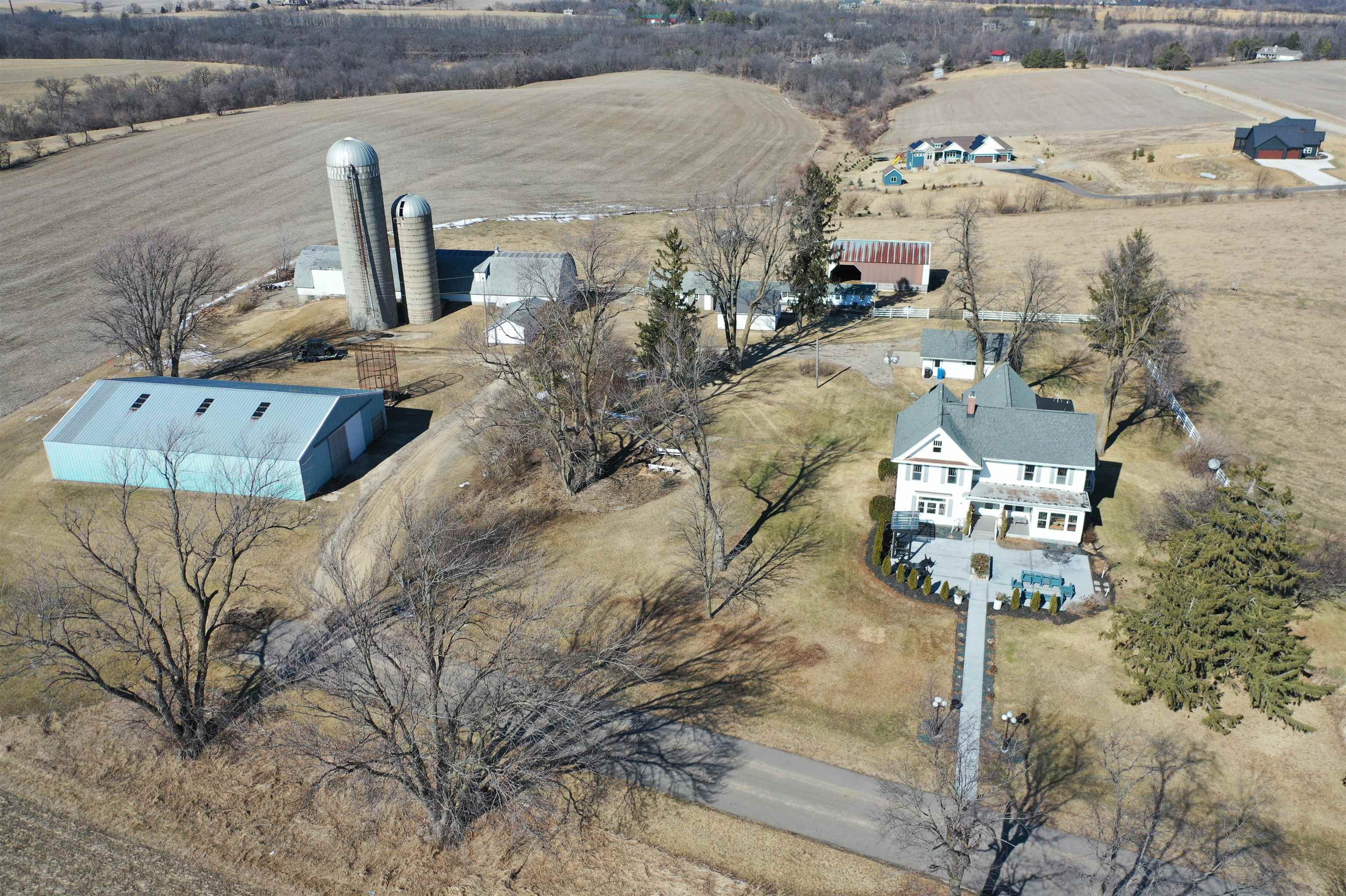 2749 Town Hall Rd — photo