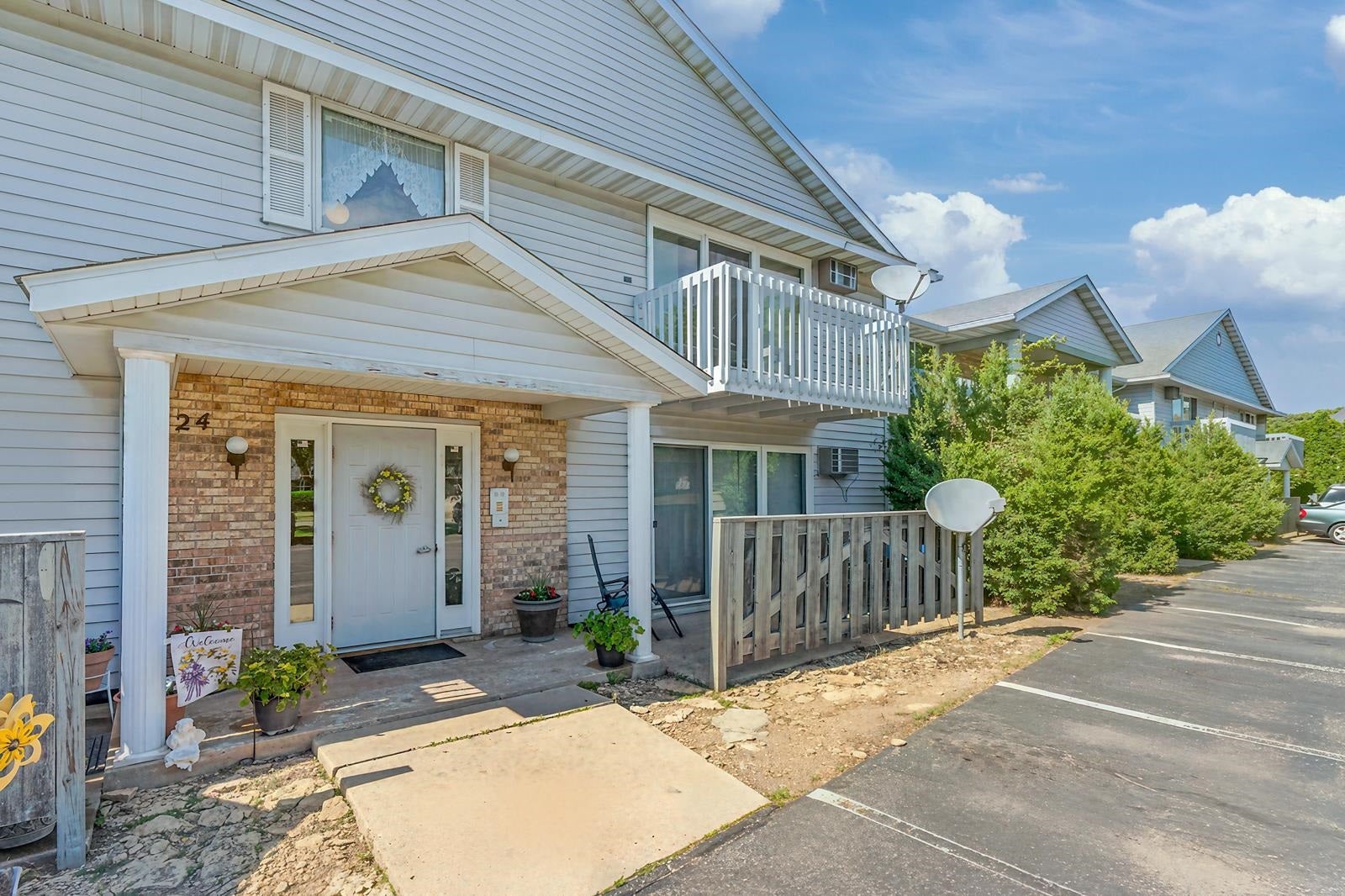 16 W Klubertanz Drive — photo