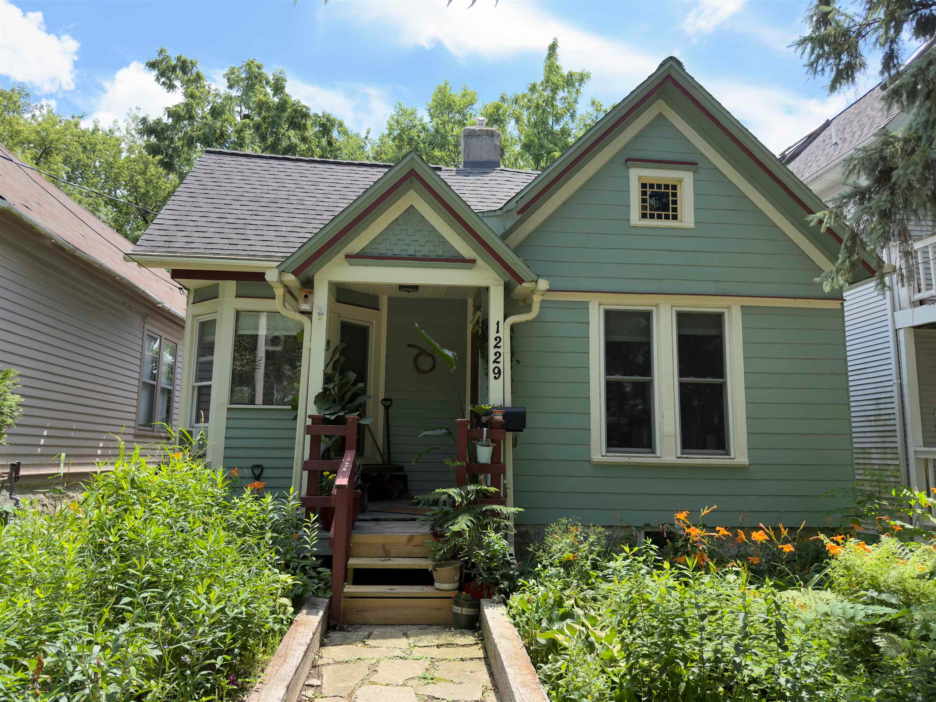 1229 E Dayton Street — photo