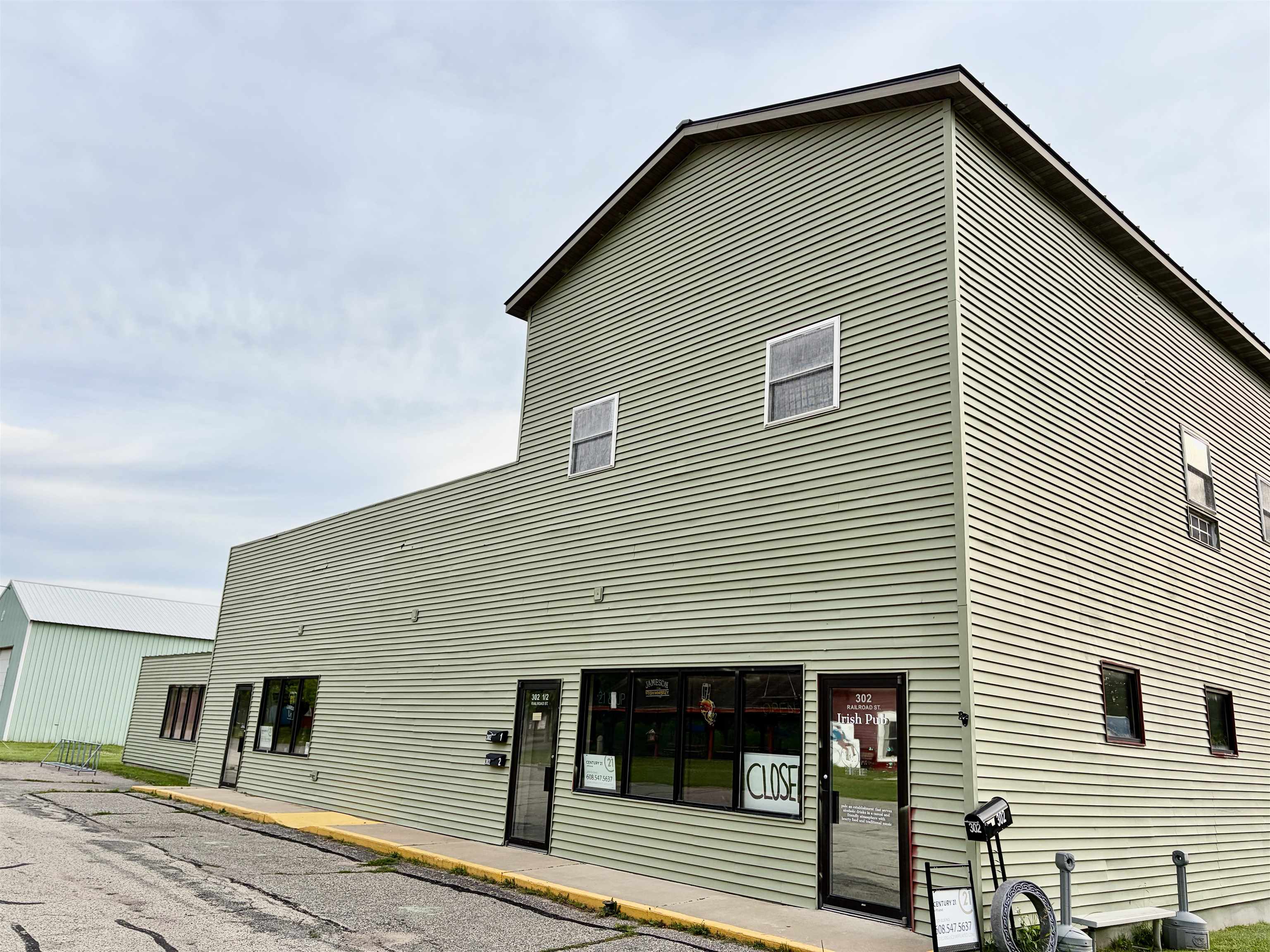 302 Railroad Street — photo