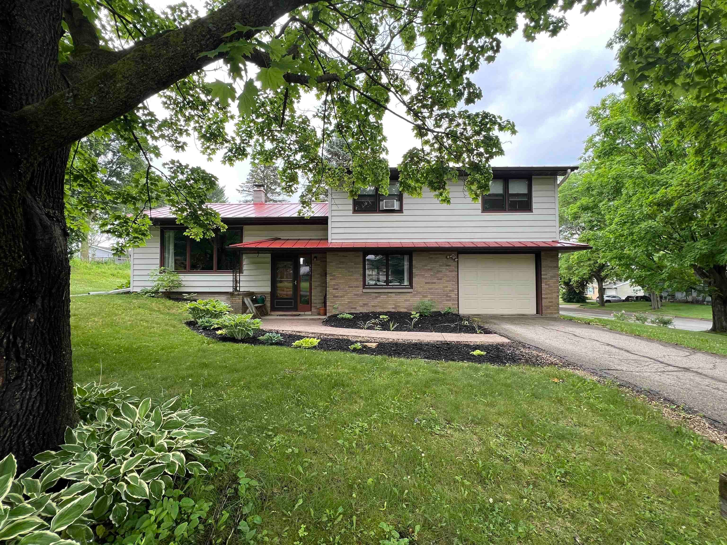 323 Pine Street — photo