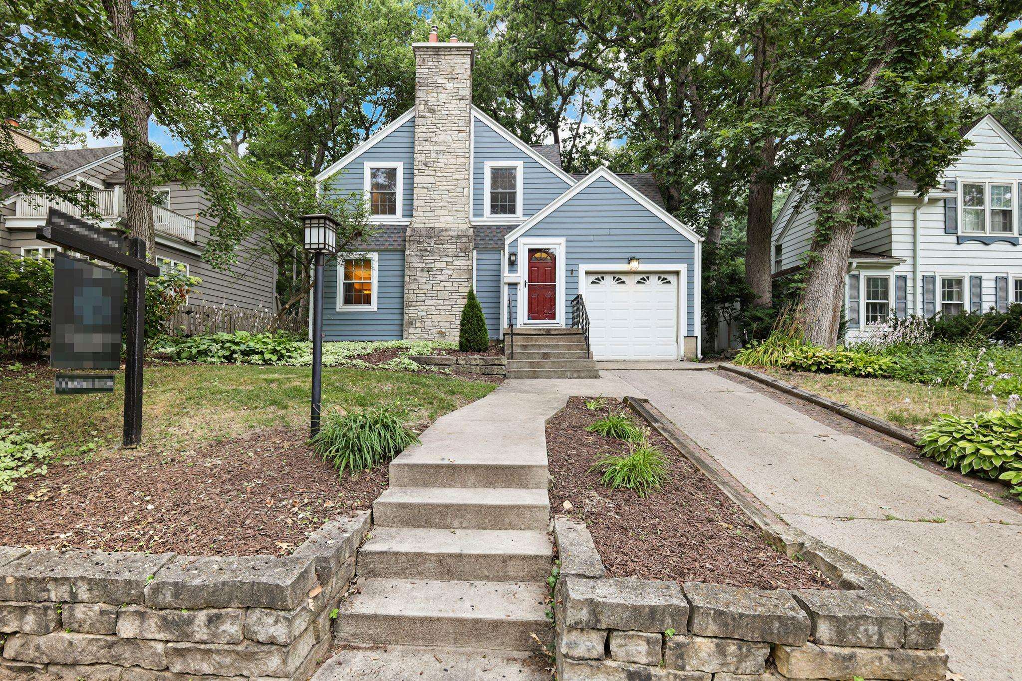 4138 Hiawatha Drive — photo