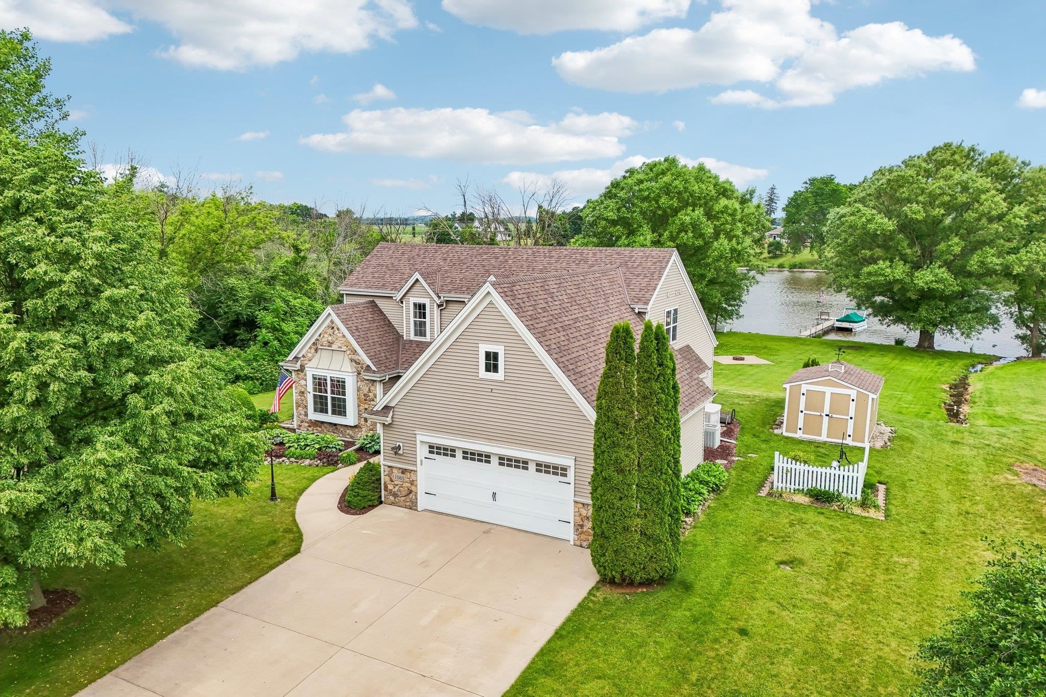 1085 Hillebrand Drive — photo