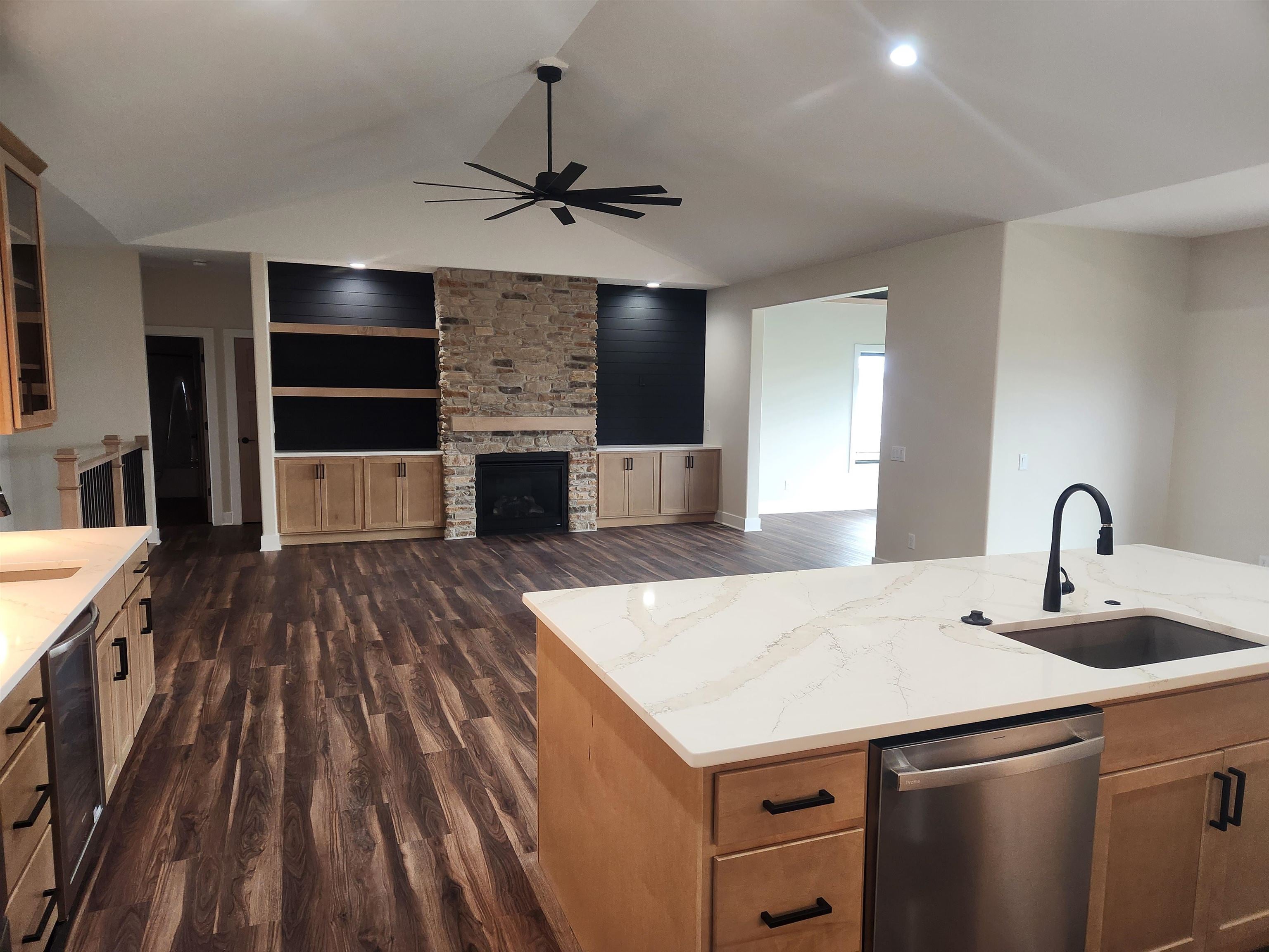 L287 Fred Schunk Court — photo