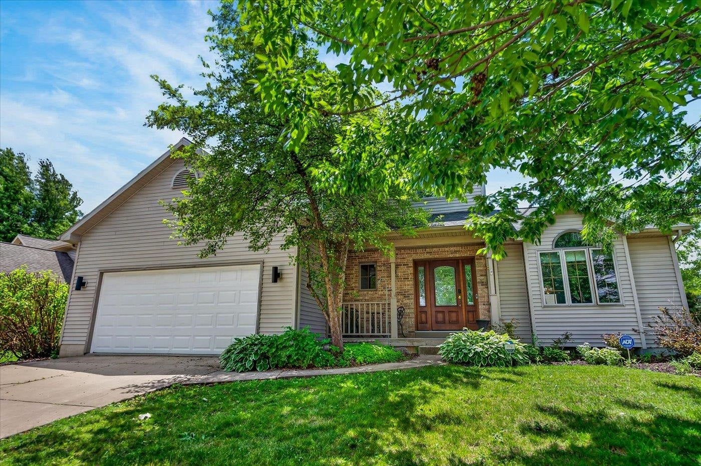 7129 Countrywood Lane — photo