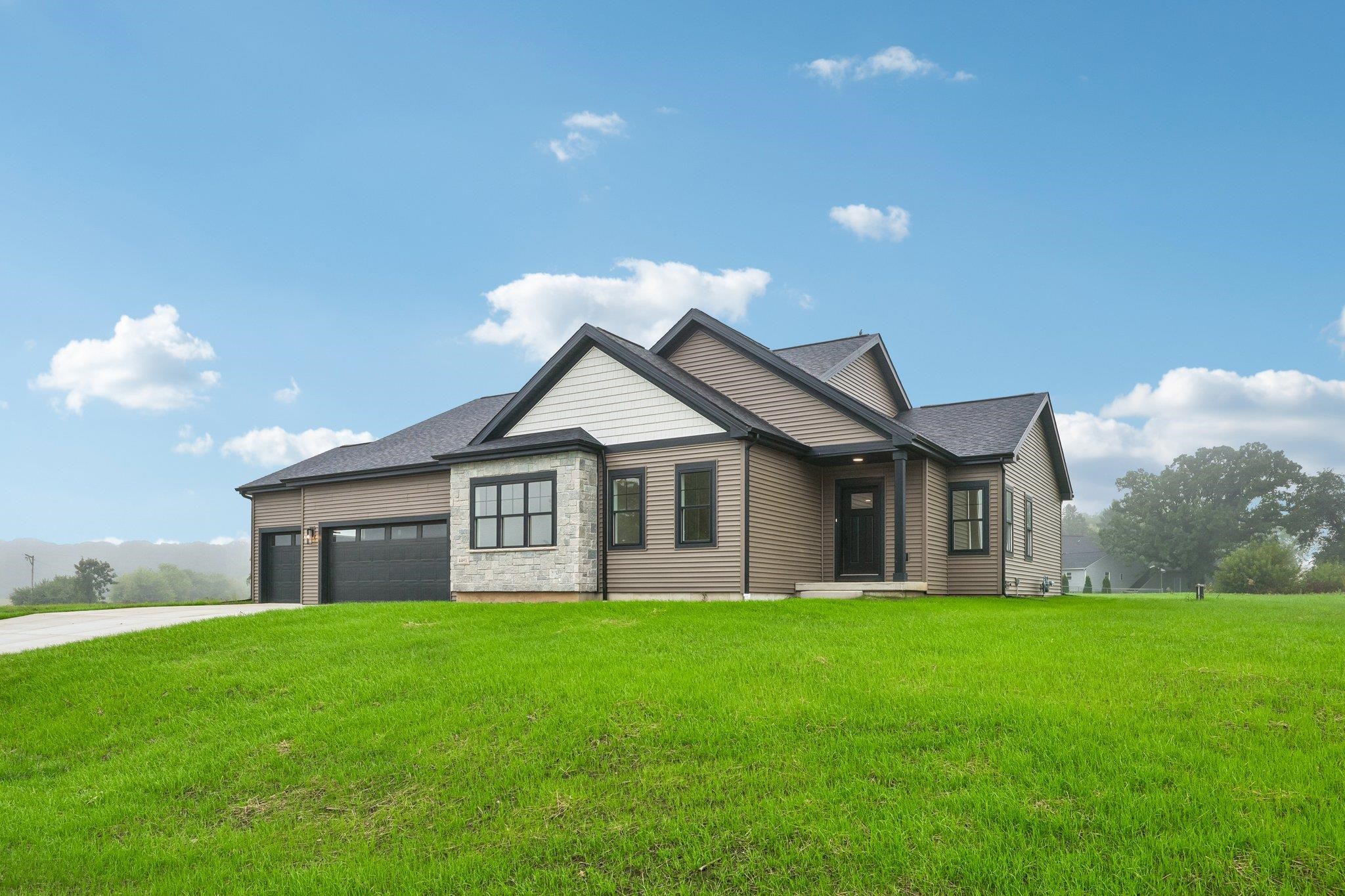 4491 Scenic Oak Drive — photo