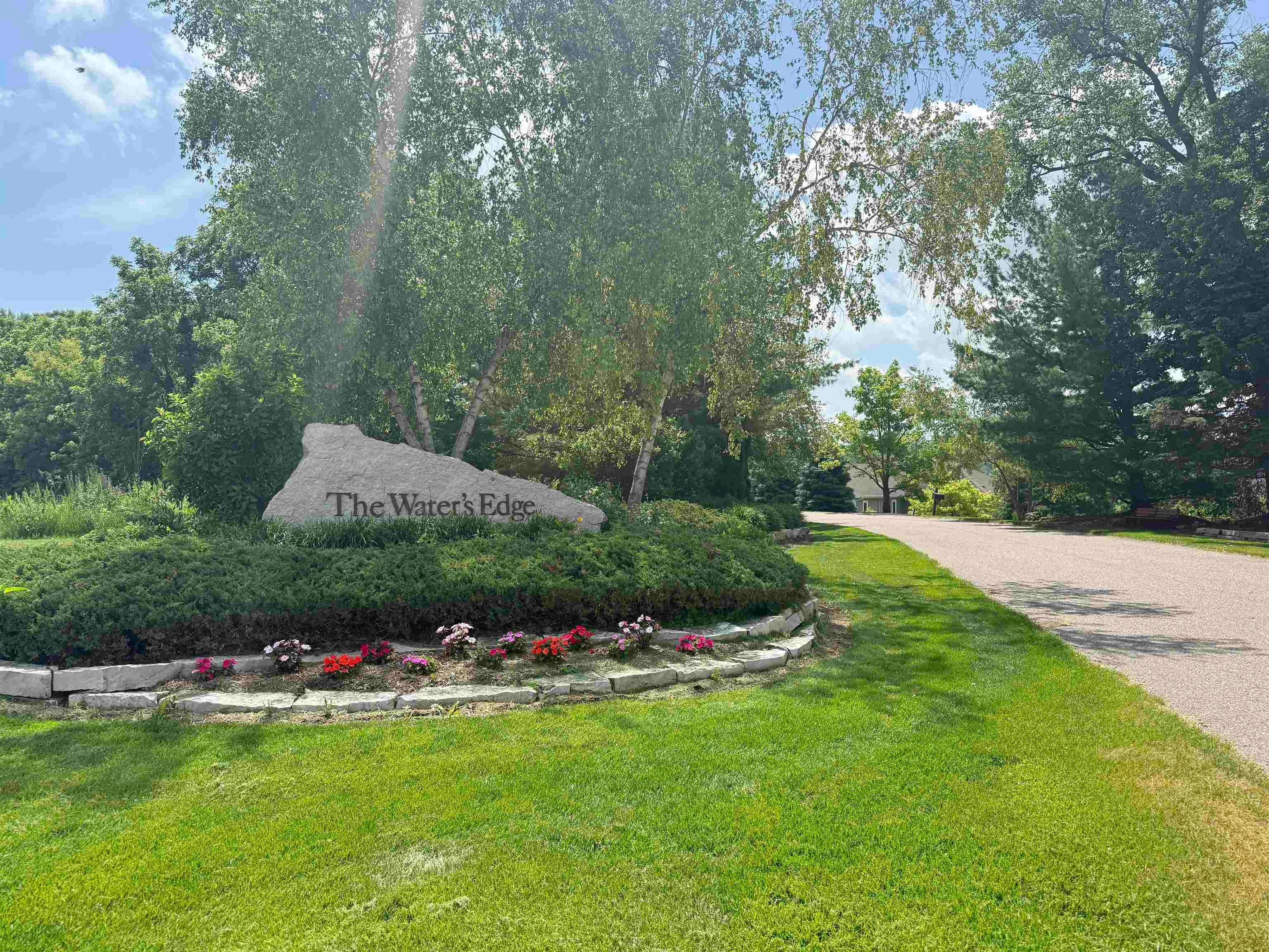 S8749 Waters Edge Way 41 — photo