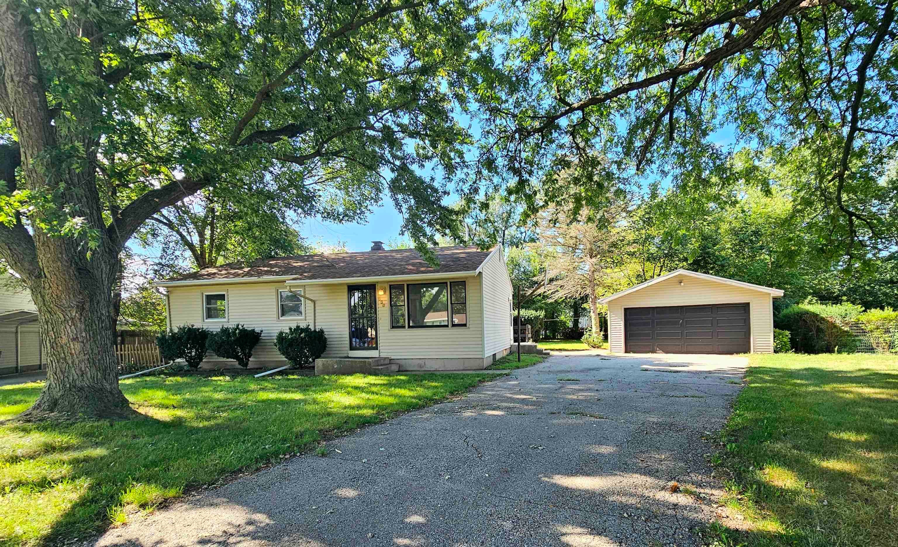 638 E Columbine Drive — photo