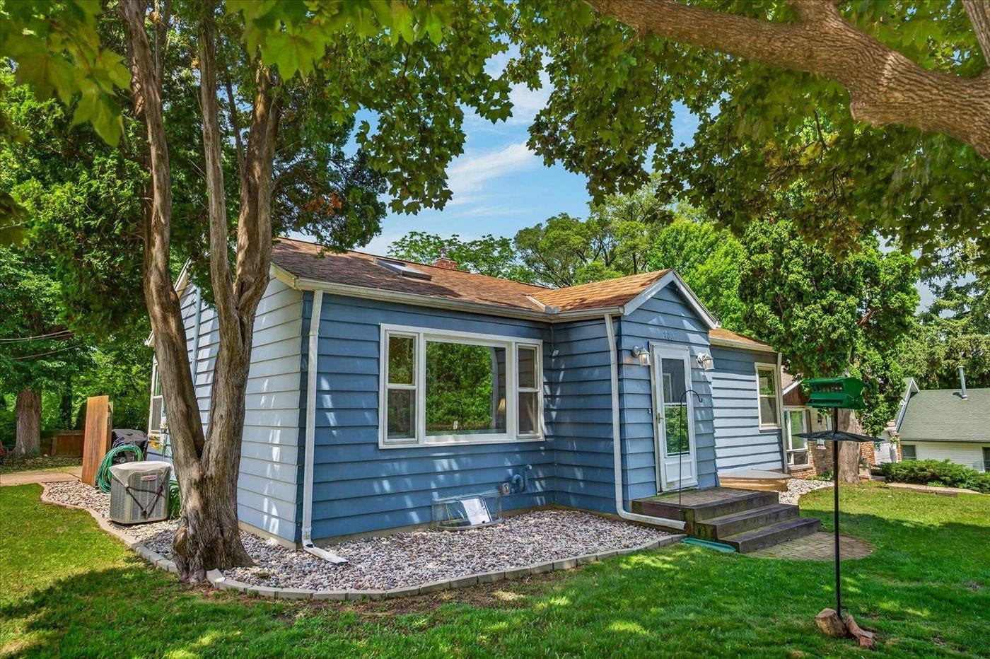 302 Glen Hwy — photo