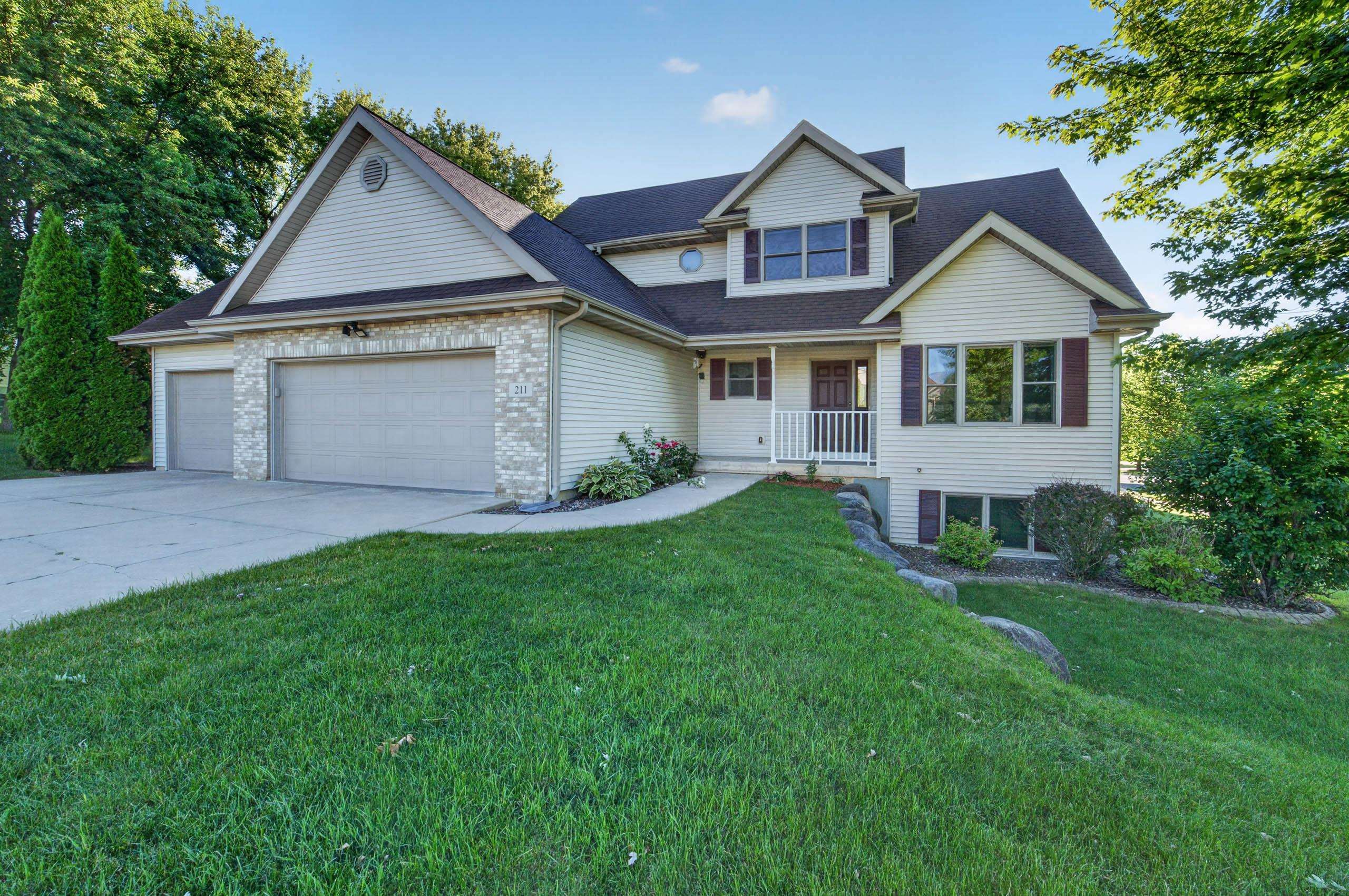 211 N Heatherstone Drive — photo