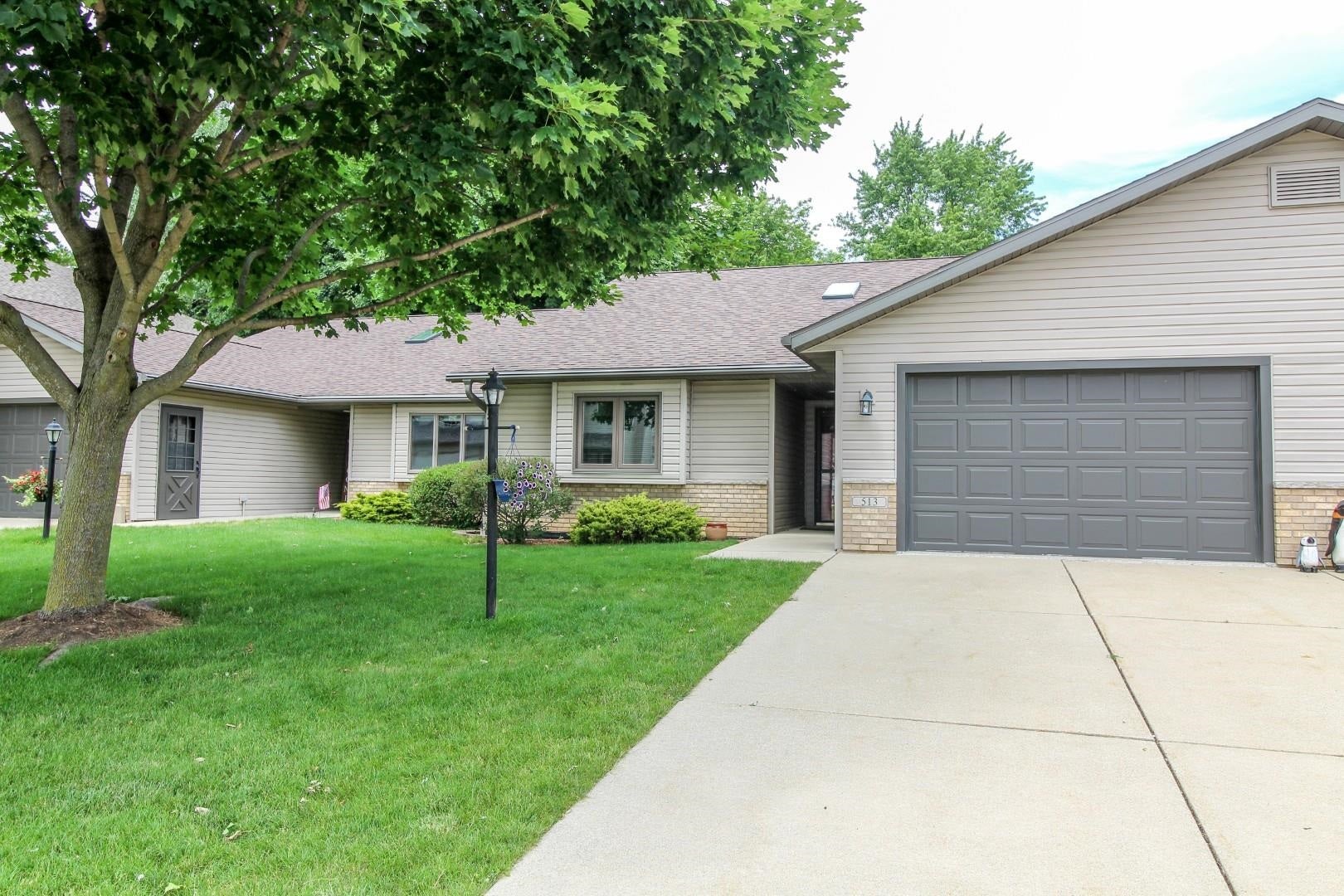 513 Woodland Drive — photo