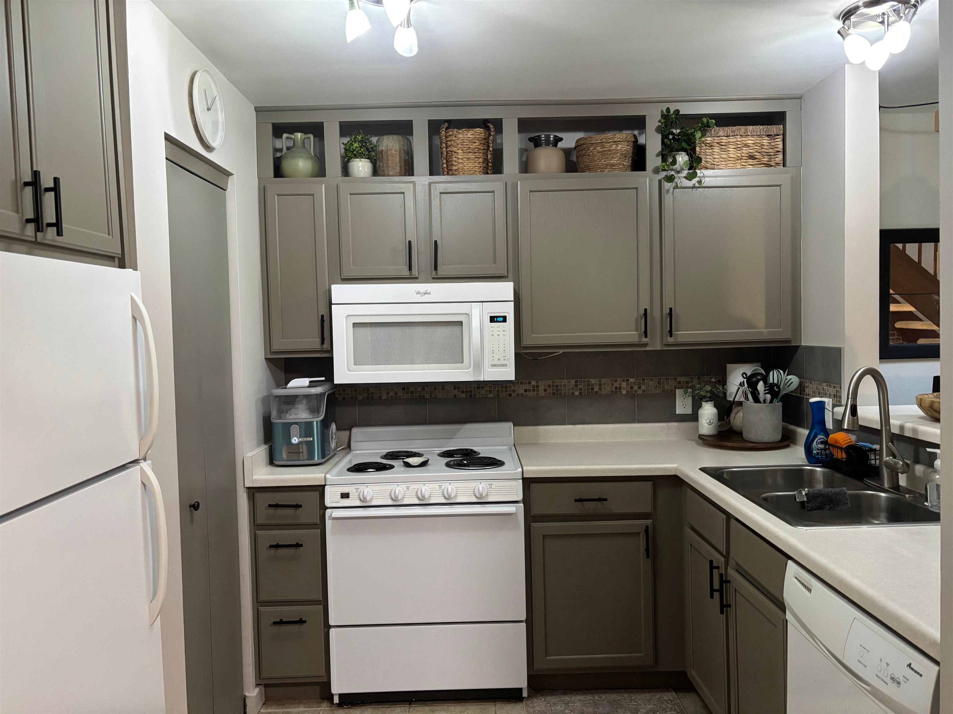 1016 N Sunnyvale Lane E — photo