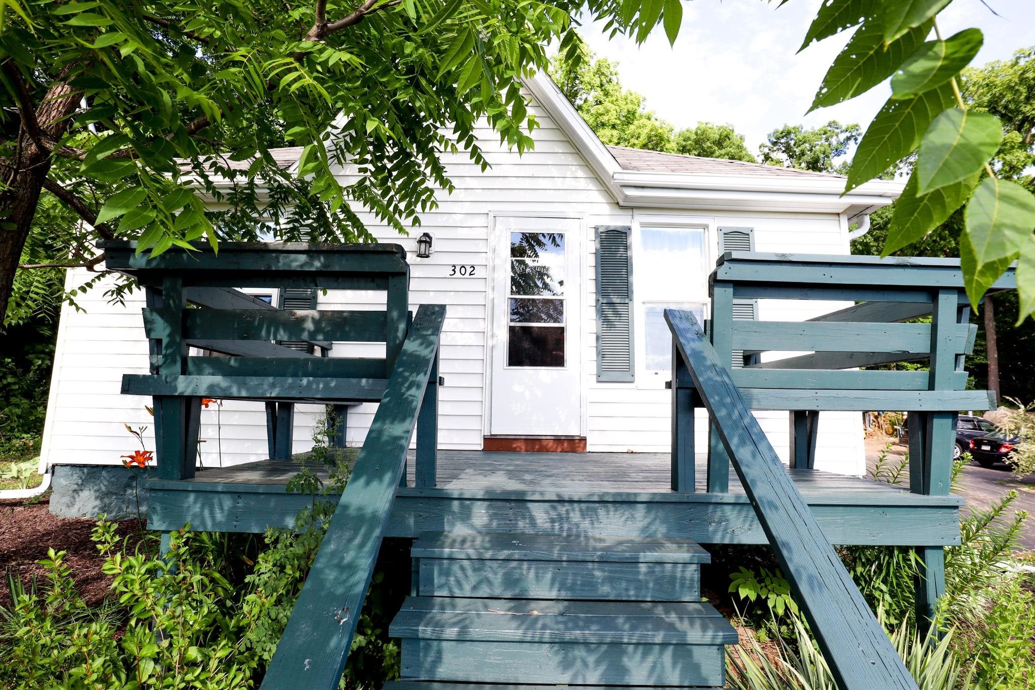 302 N Maple Street — photo