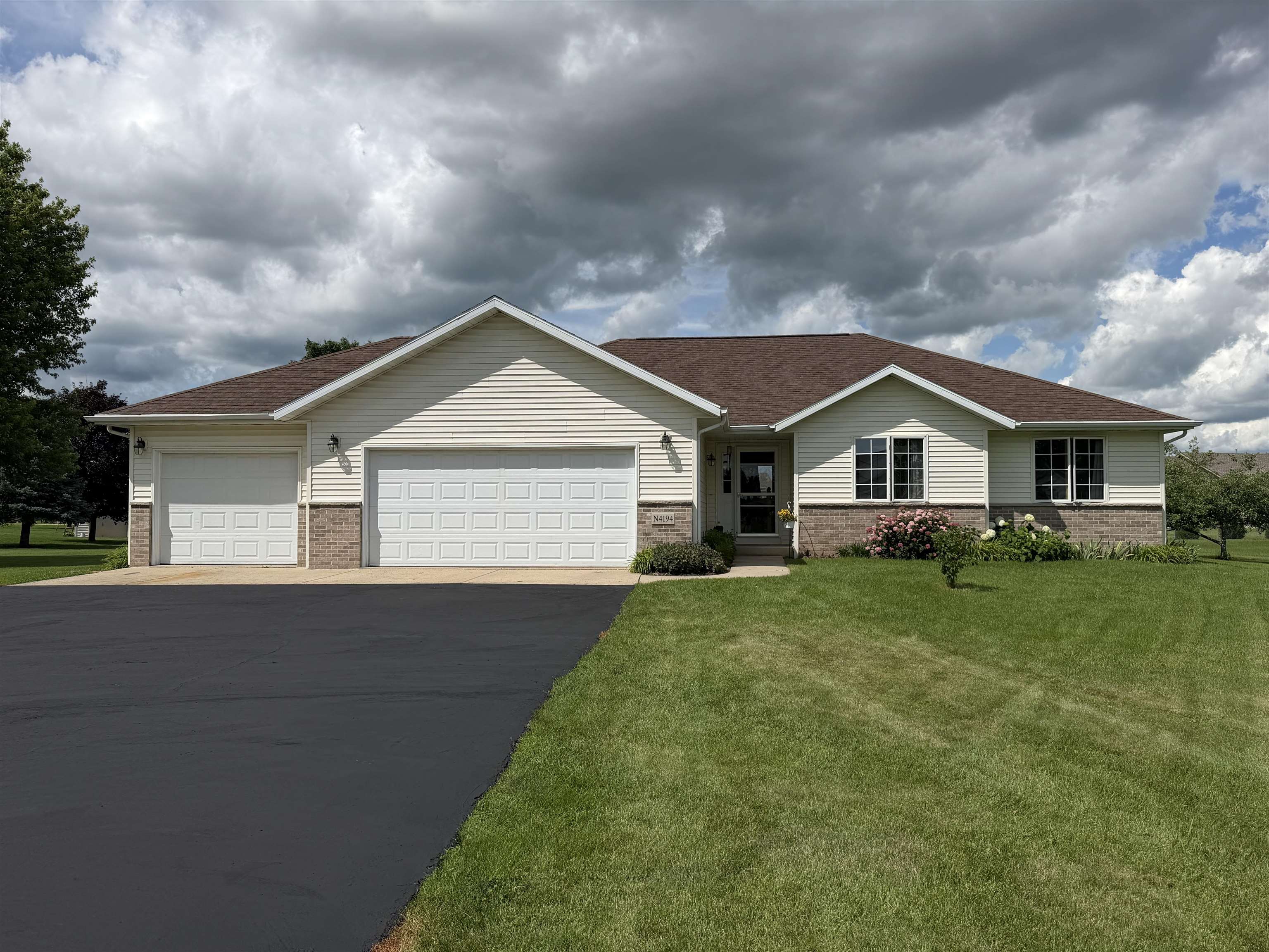 N4194 Country Club Drive, Decatur, WI 53520 — photo 2