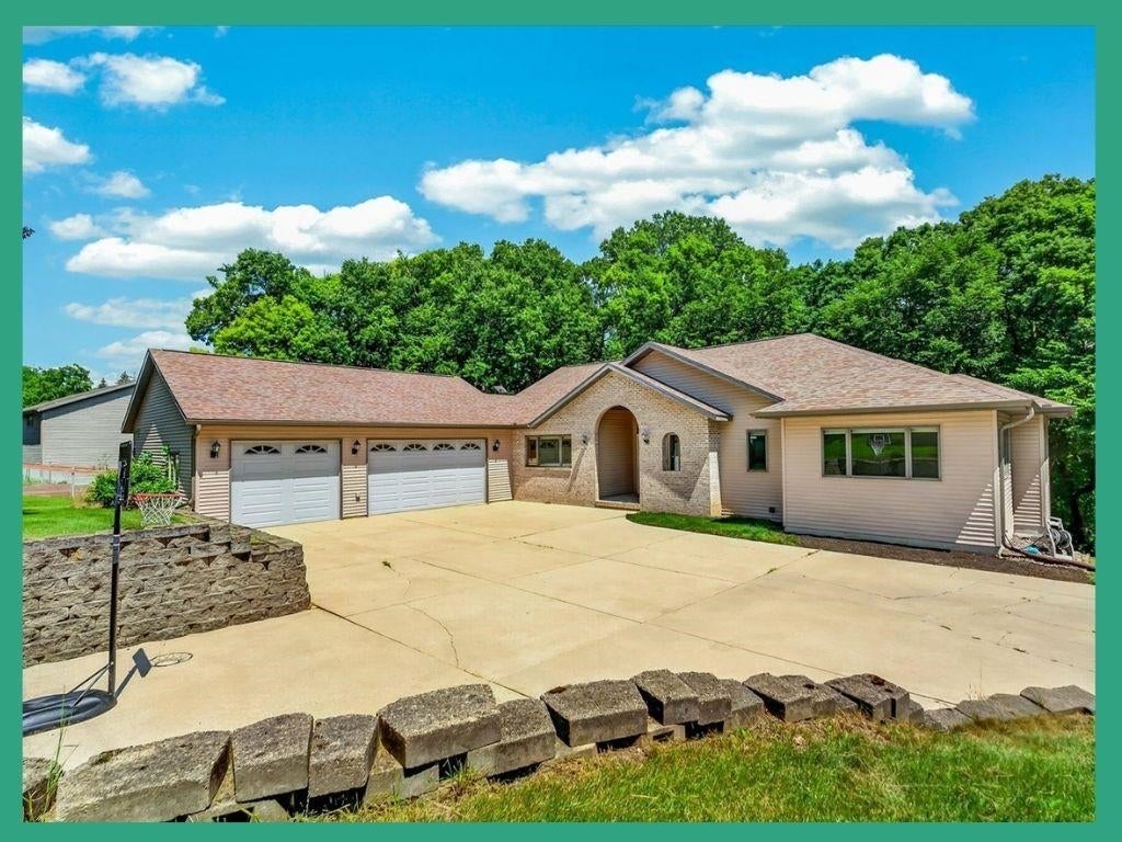 546 Echo Valley Road — photo