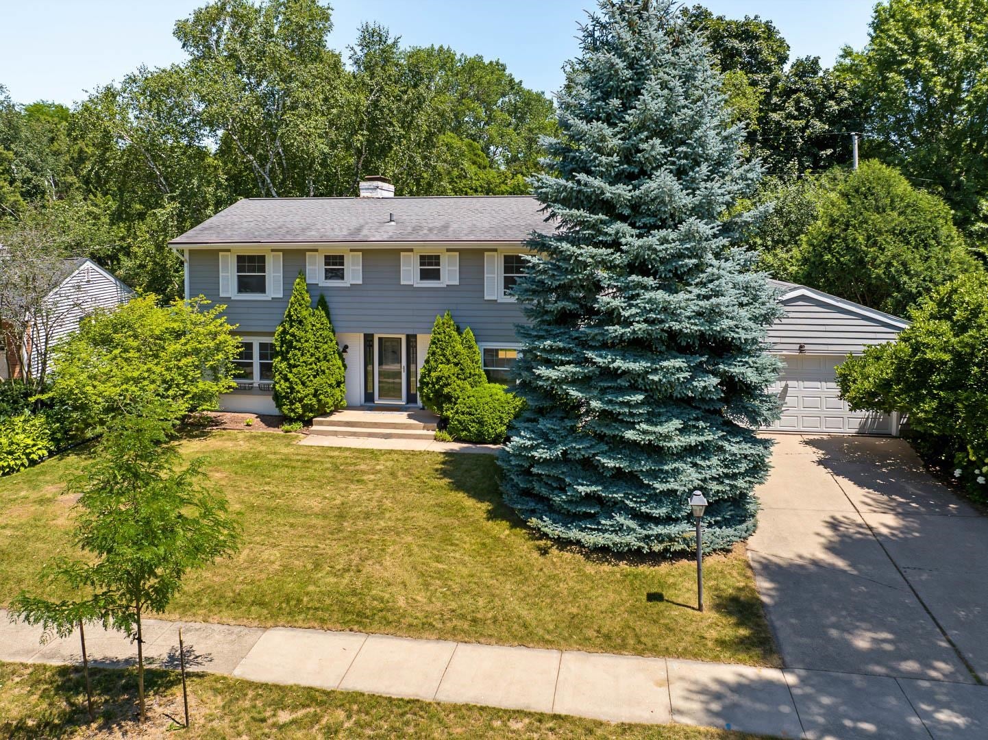 101 Carillon Drive — photo