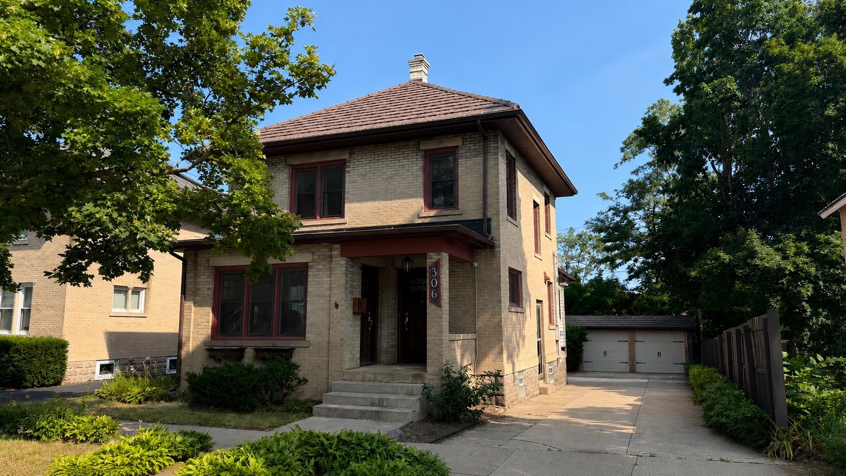 306 E Edgewater Street — photo