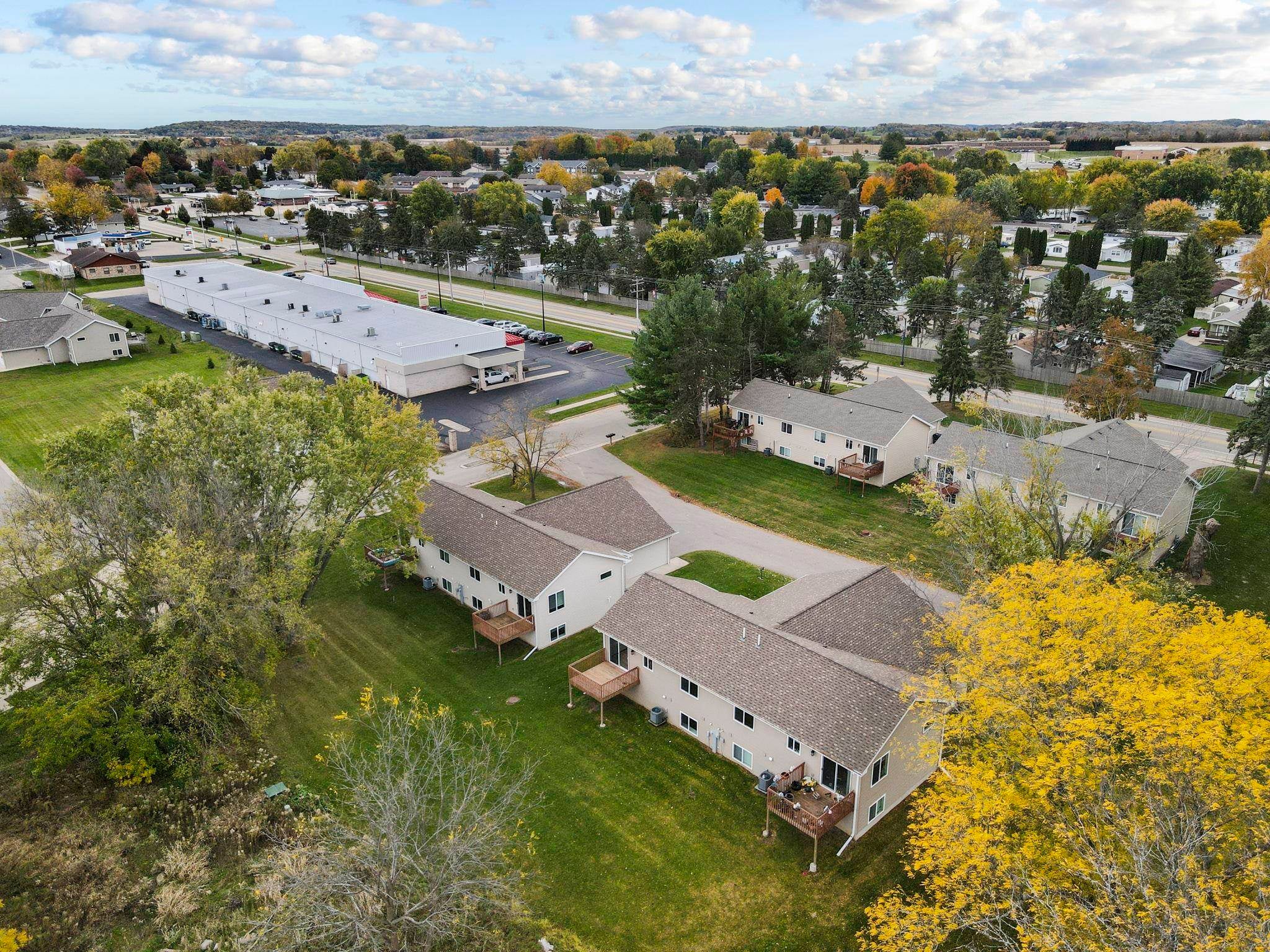 924 Waters Edge Court — photo