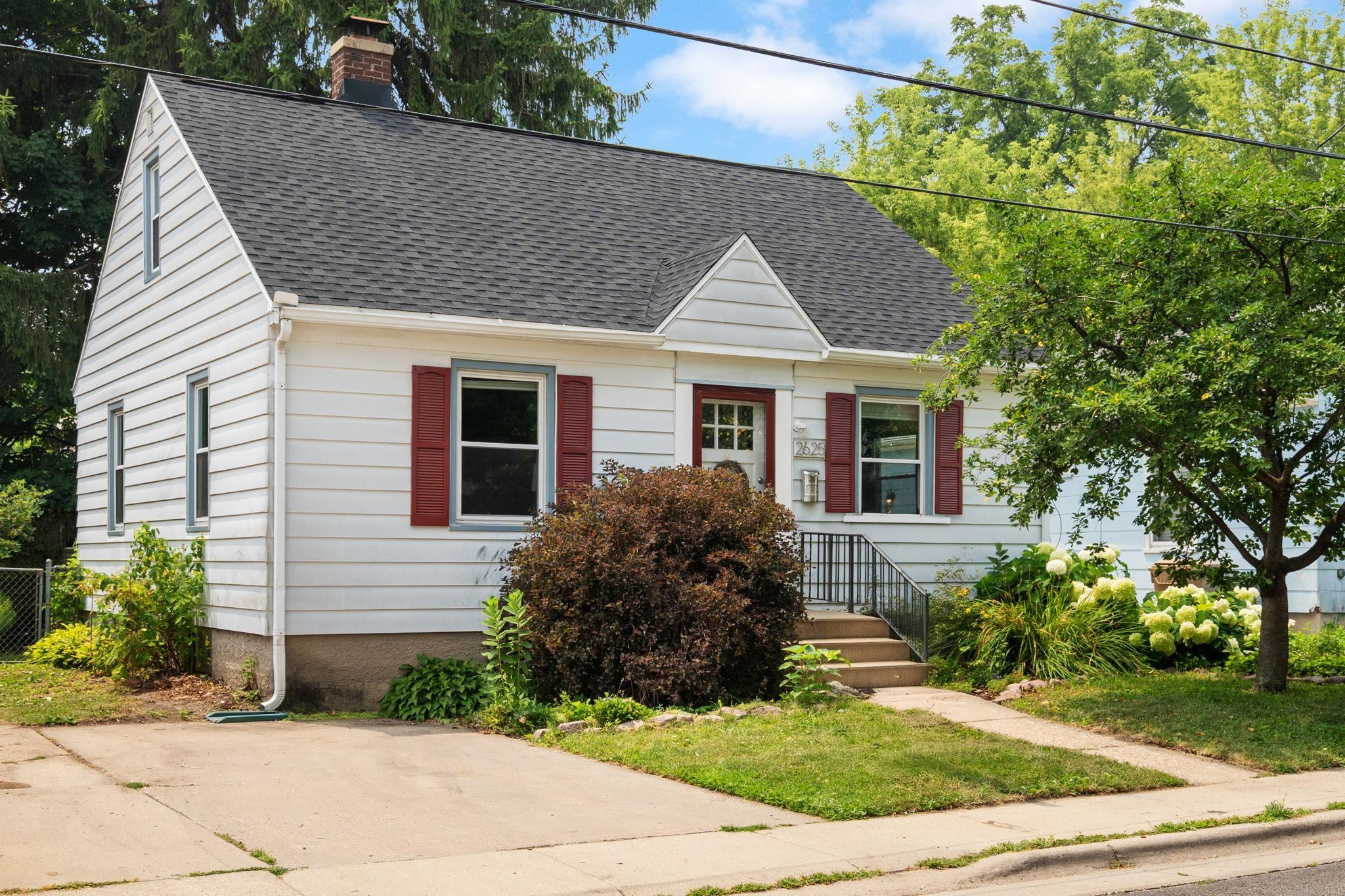 2625 East Lawn Court — photo