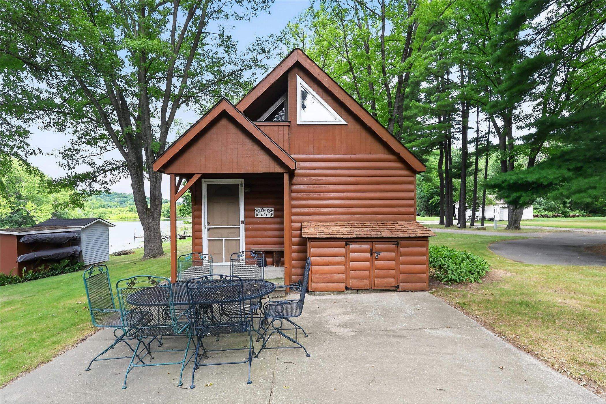 W1049 Cottage Road, Decatur, WI 53520 — photo 2