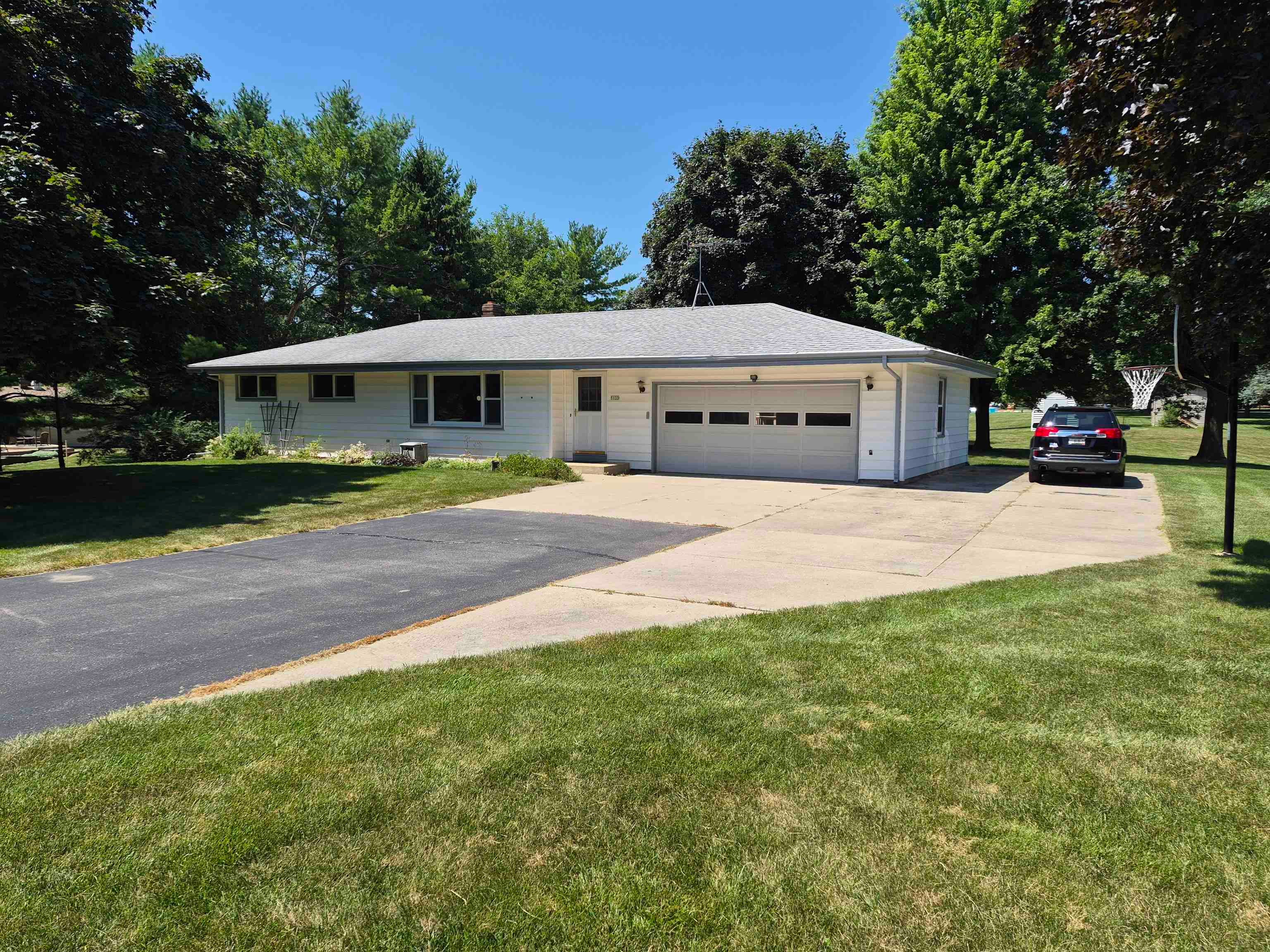 5133 N West Rotamer Road — photo