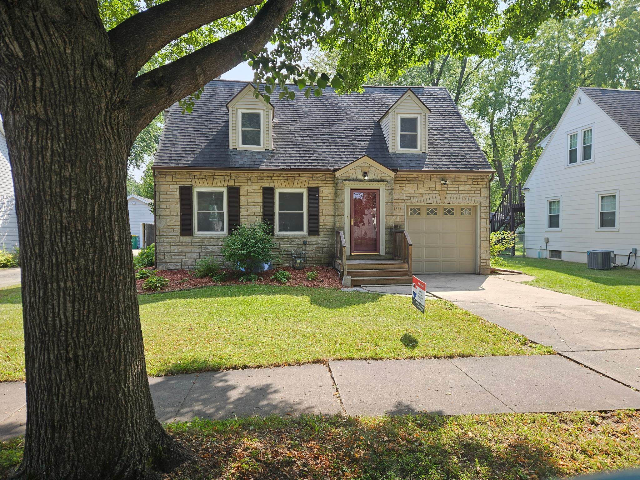 1332 Emilie Street — photo