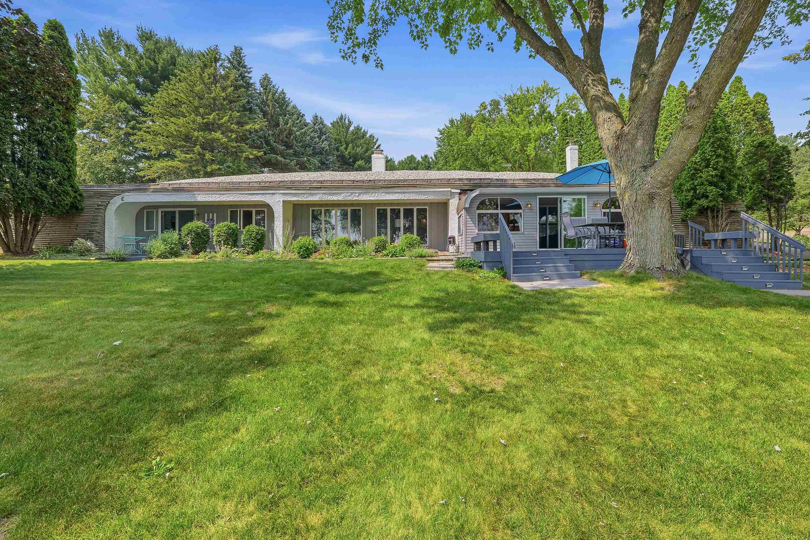 W10019 Spring Road — photo