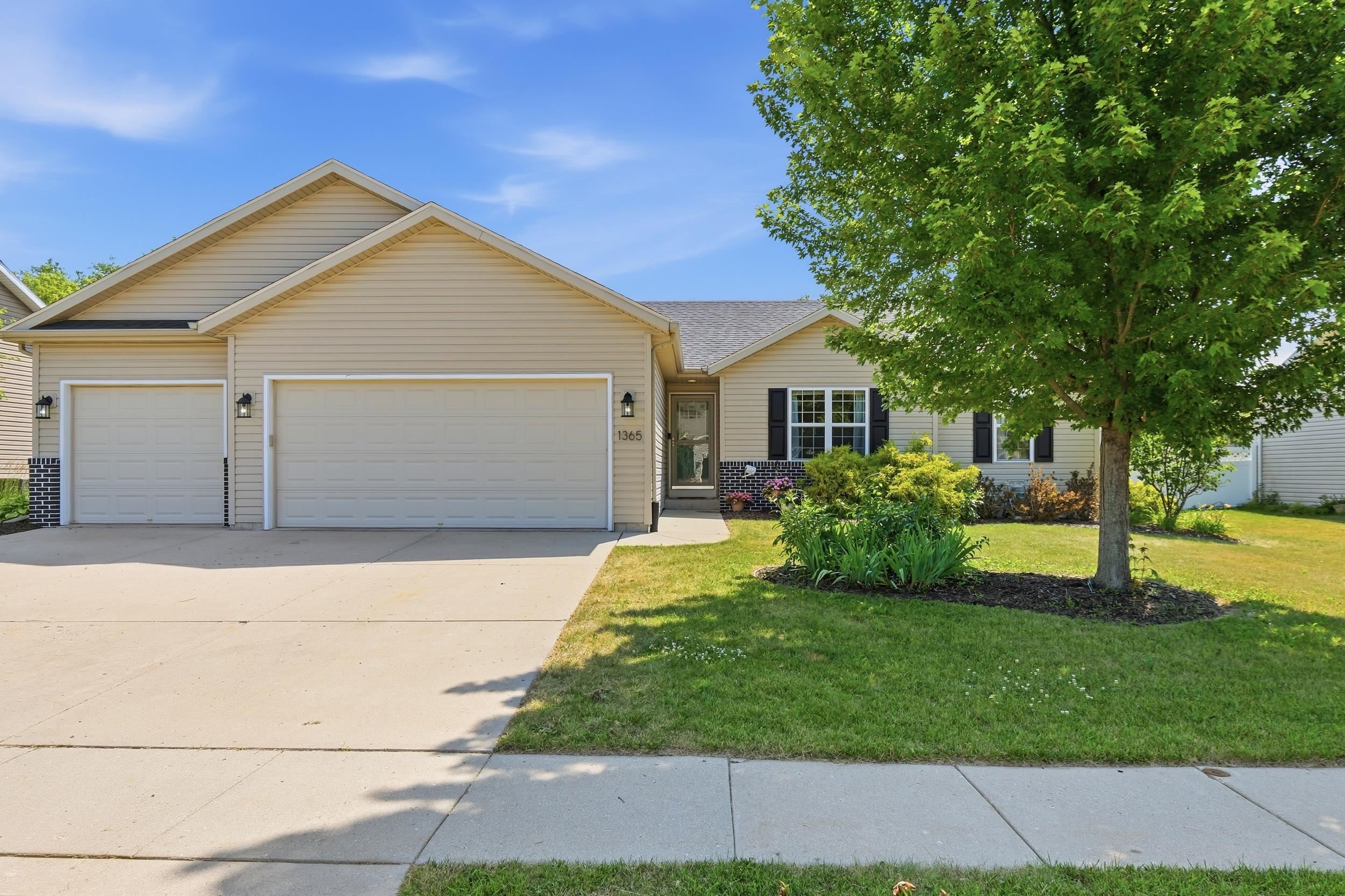 1365 Savannah Woods Drive — photo