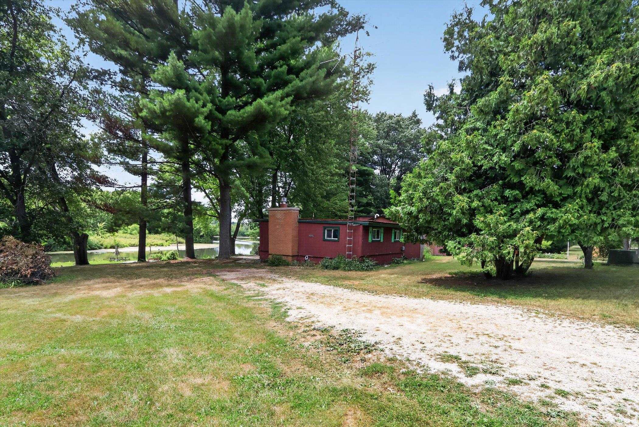 N4049 Golf Lane, Decatur, WI 53520 — photo 2