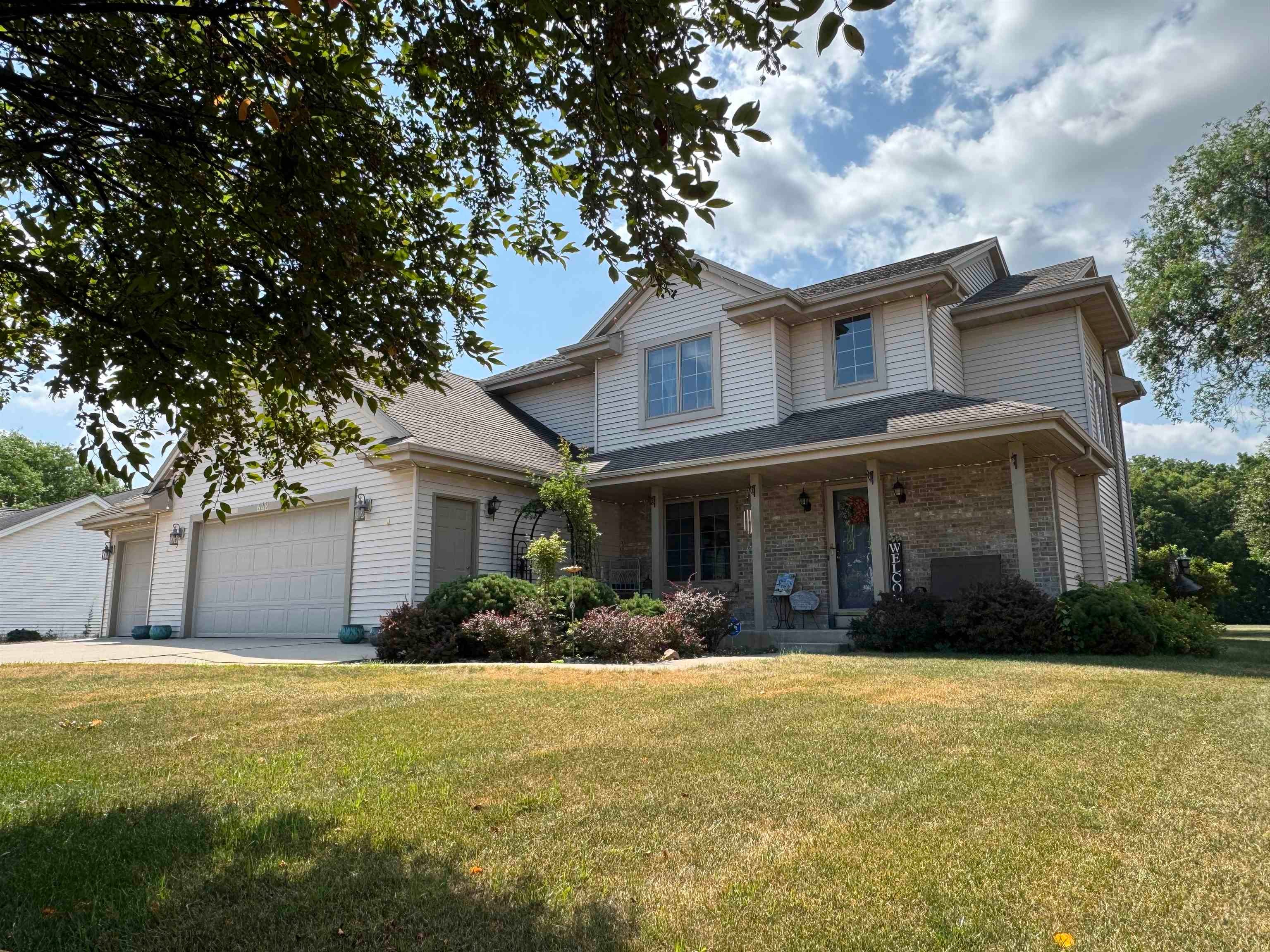 642 E Waterford Drive — photo