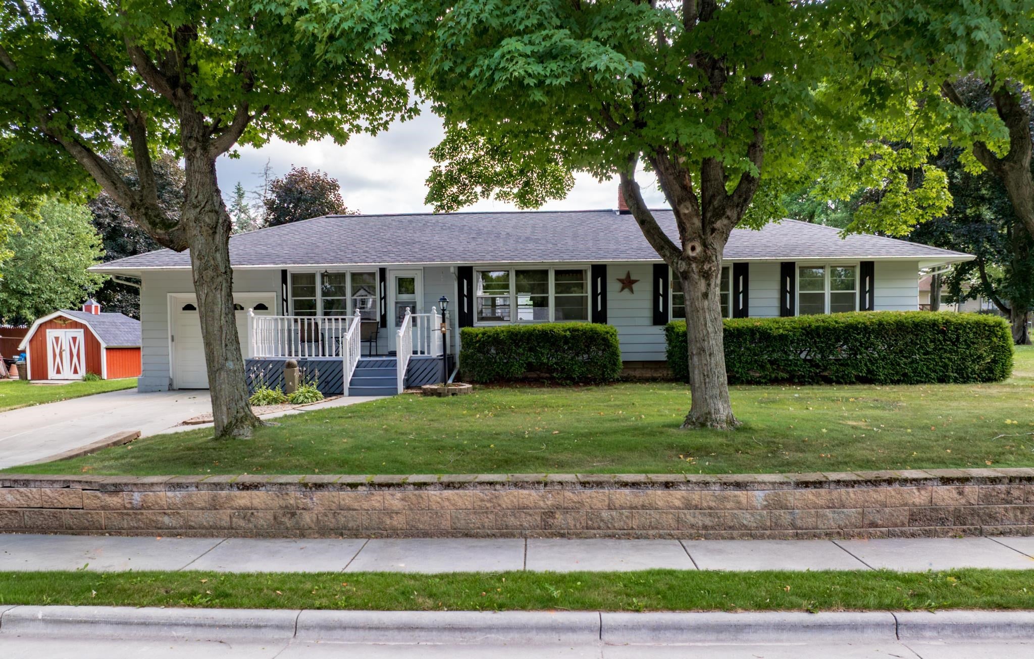 308 Elmberta Street — photo