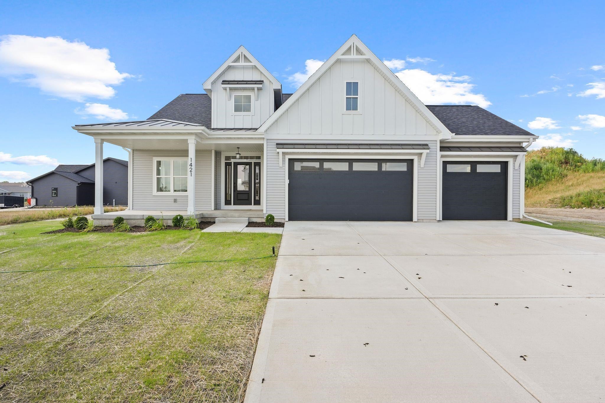 1421 Stonehaven Drive — photo