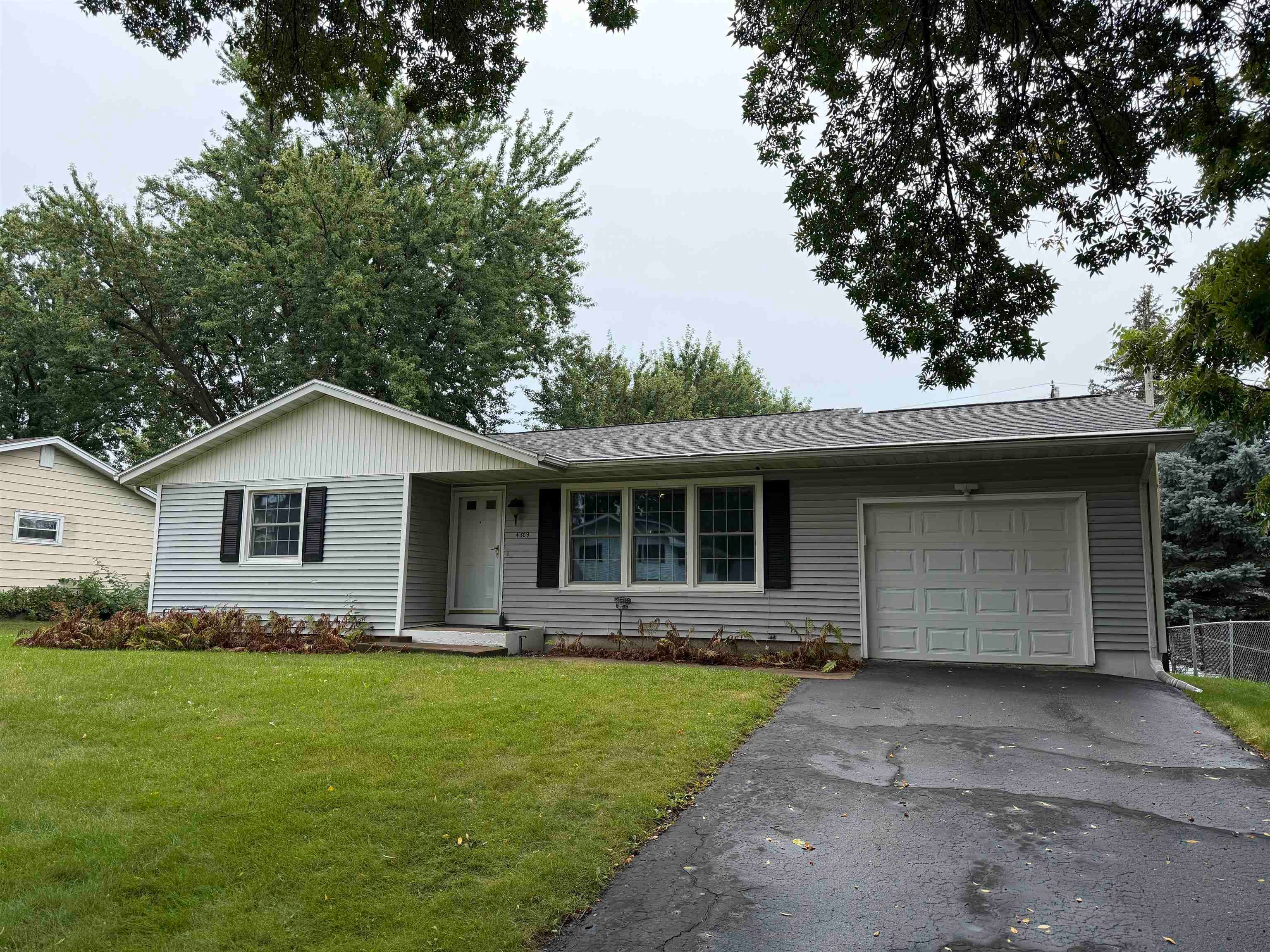 4509 Bunker Hill Lane — photo