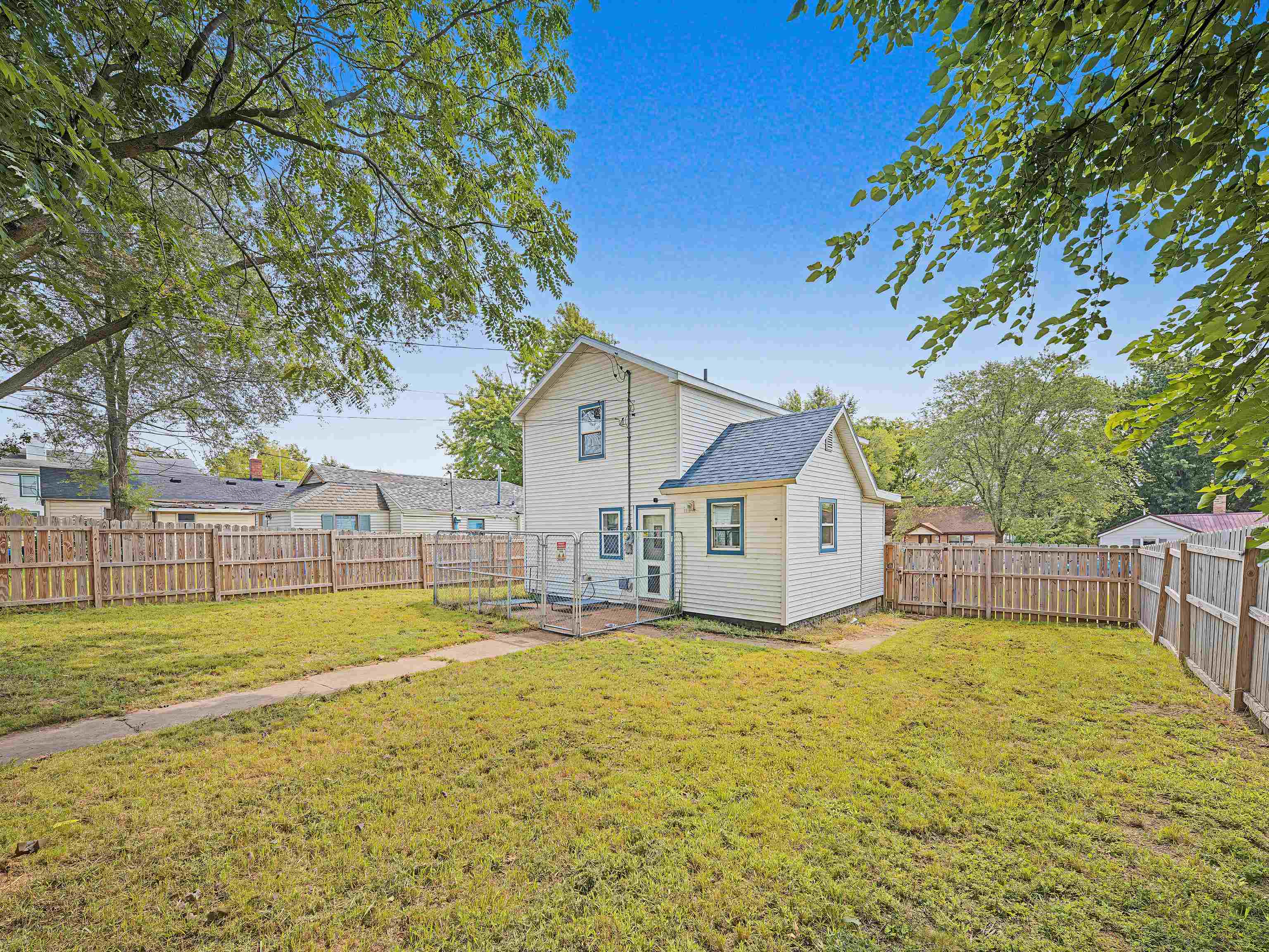 427 E Cook Street — photo
