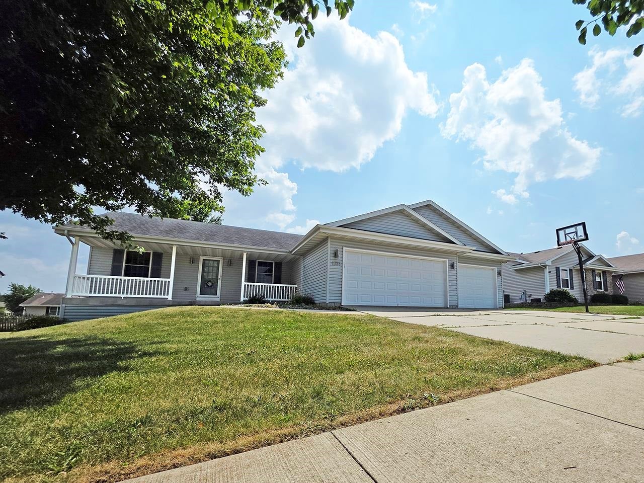 4633 Overlook Drive — photo