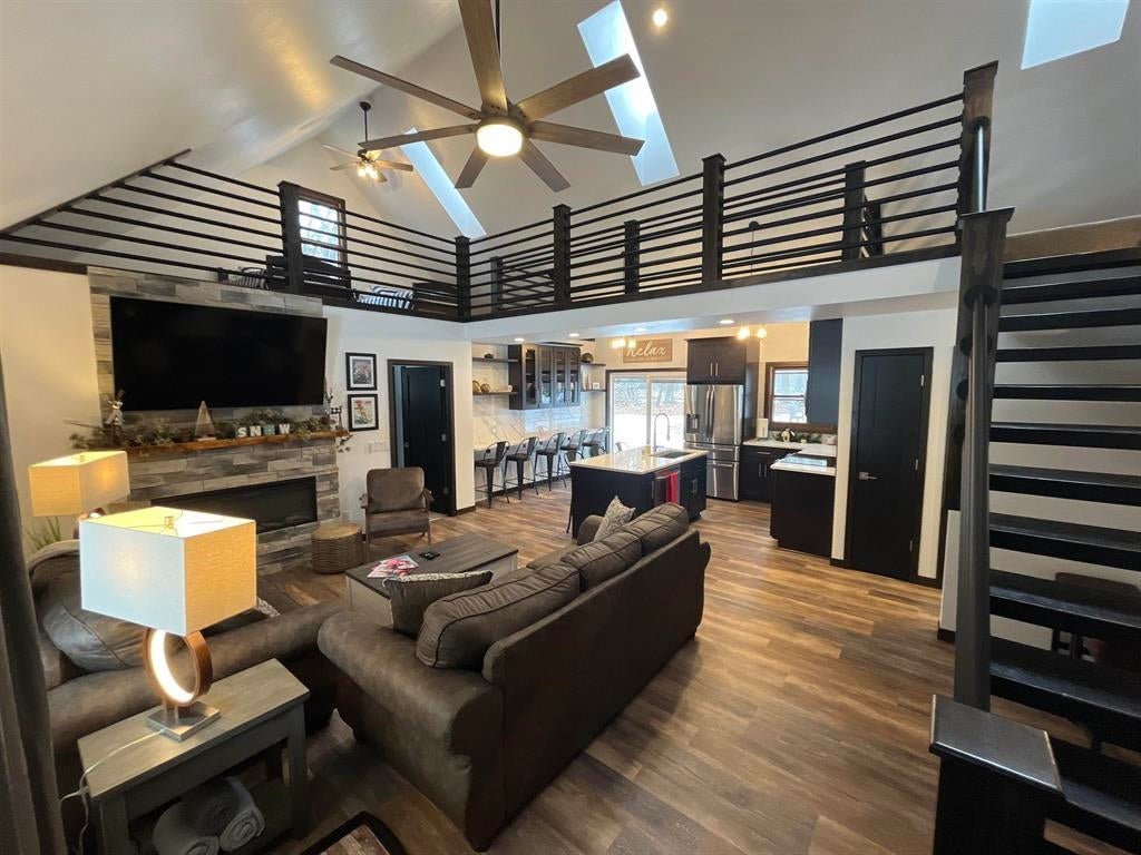E9420 Wildflower Drive — photo