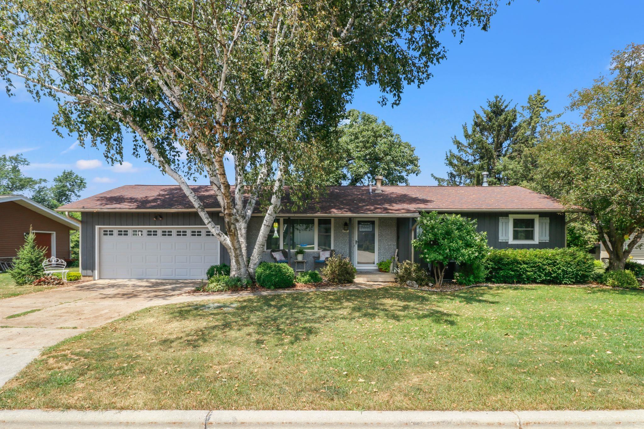 2521 Martin Street — photo