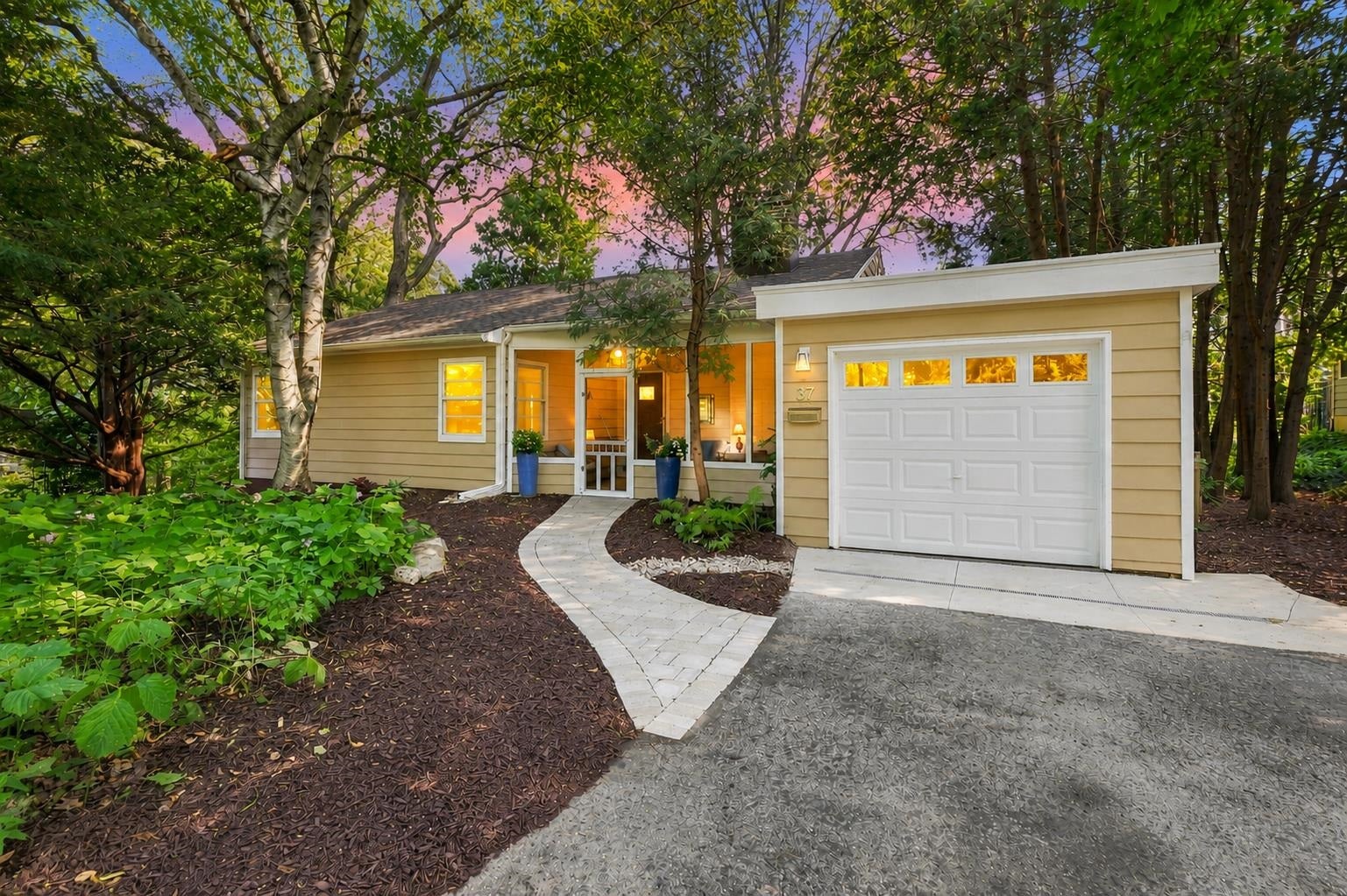 37 Hiawatha Circle — photo