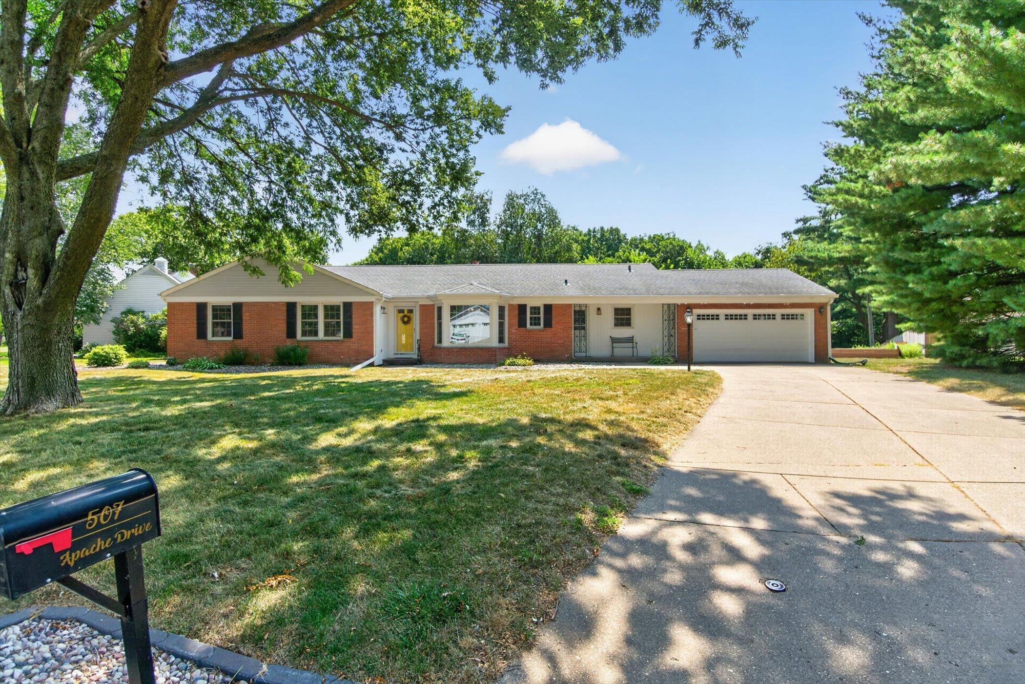 507 Apache Drive — photo