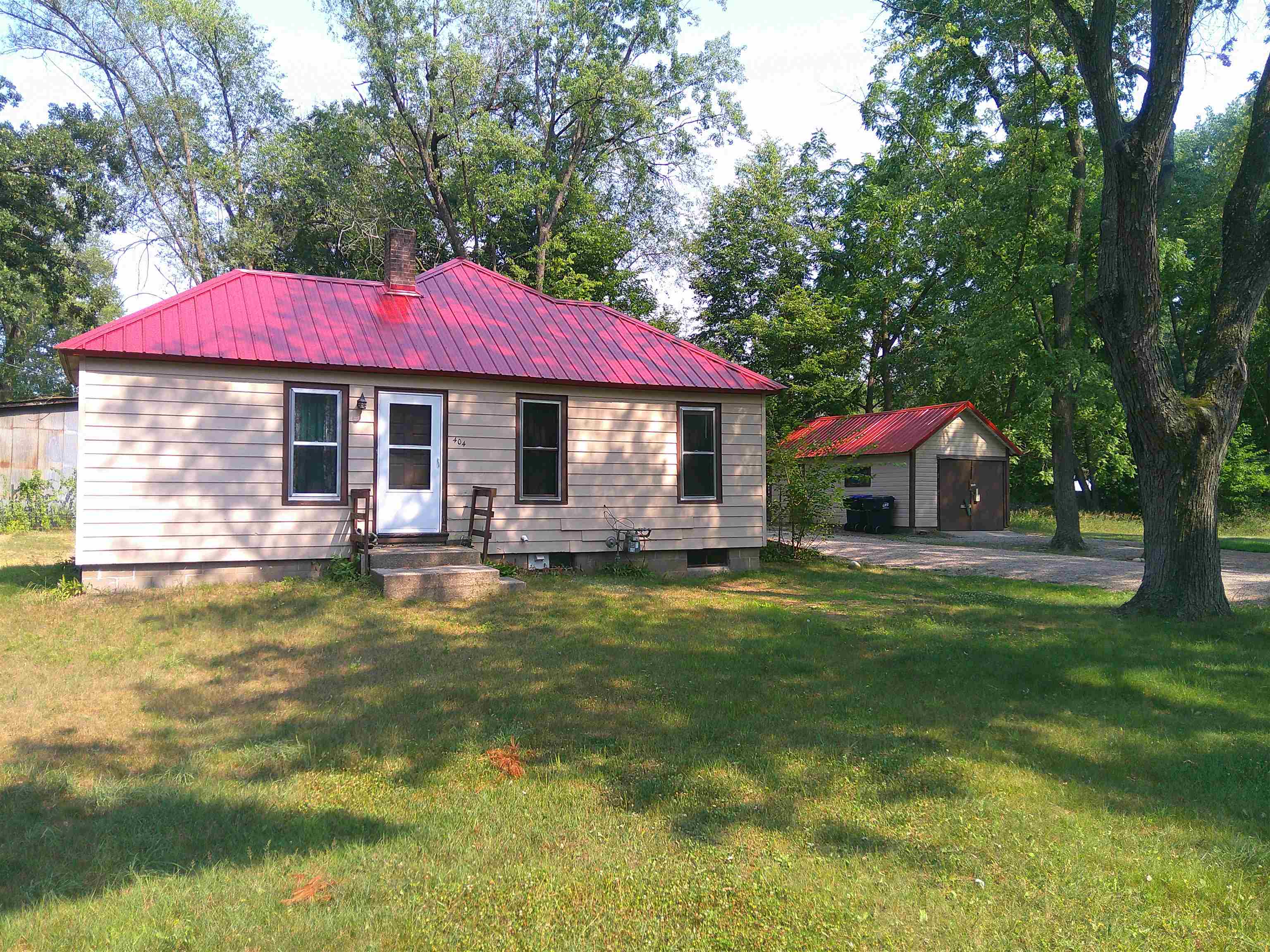 404 Raymond Street — photo