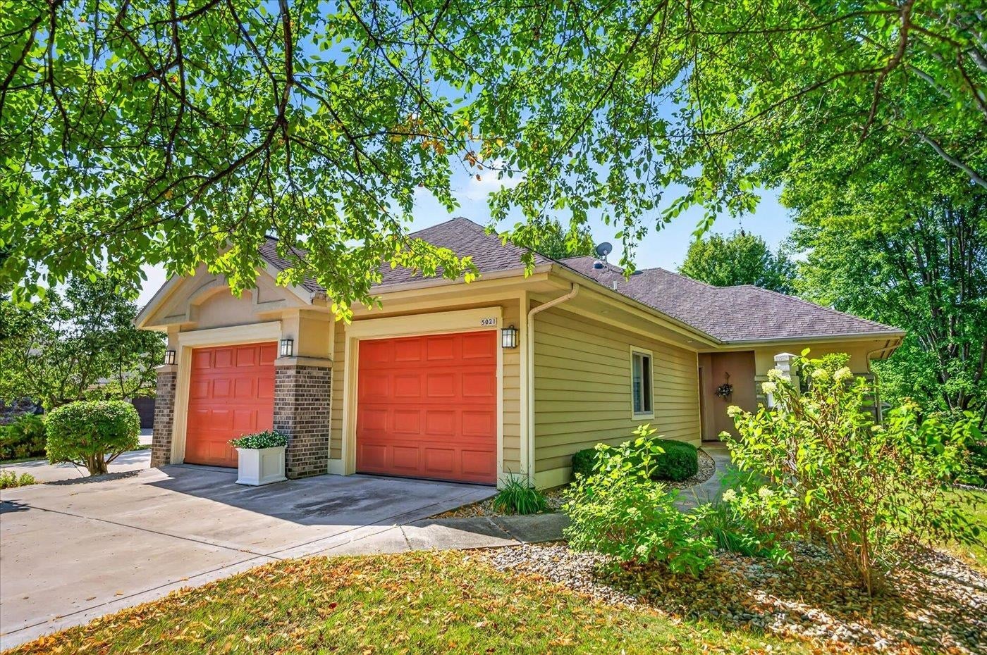 5021 Prairie Rose Court — photo