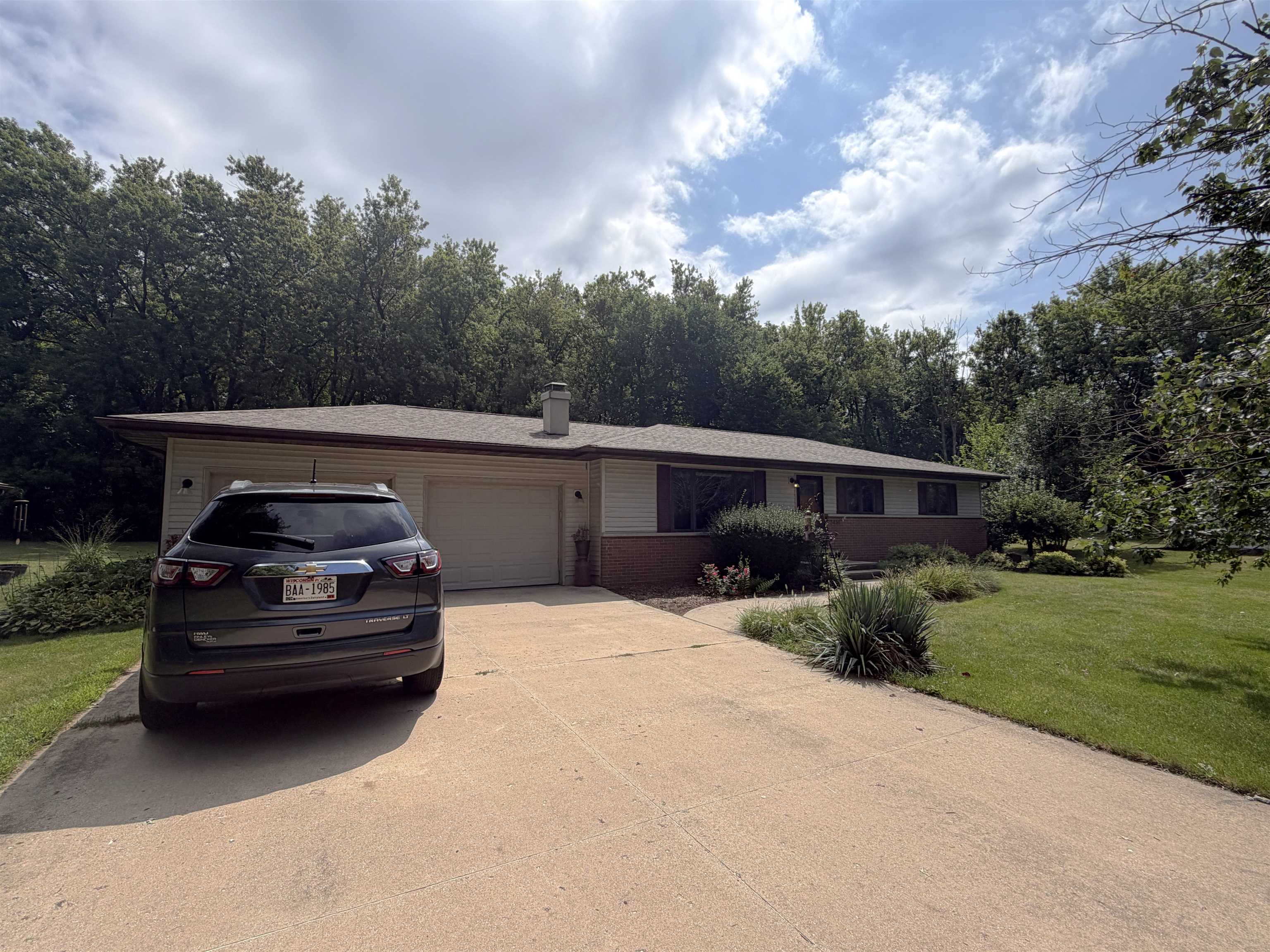 2451 S Country Lane — photo