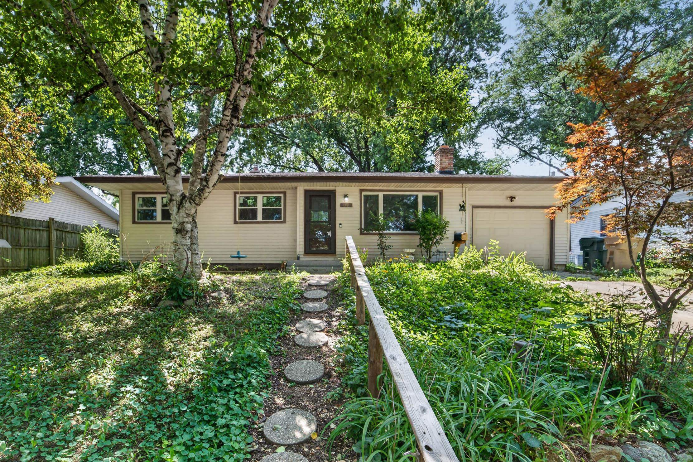 1121 Debra Lane — photo