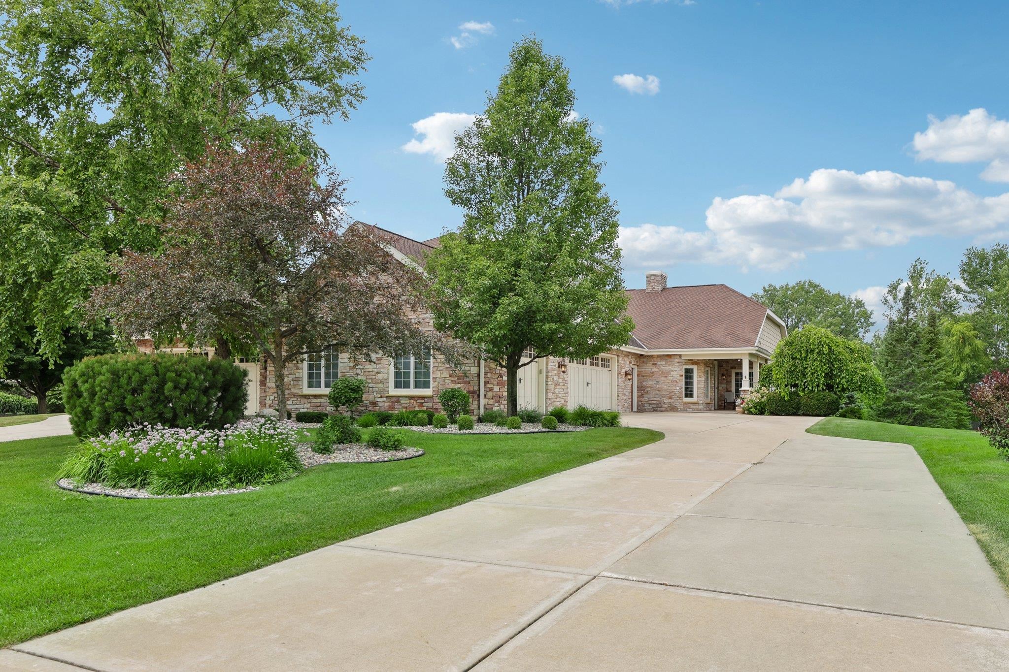 1616 Bellewood Drive — photo