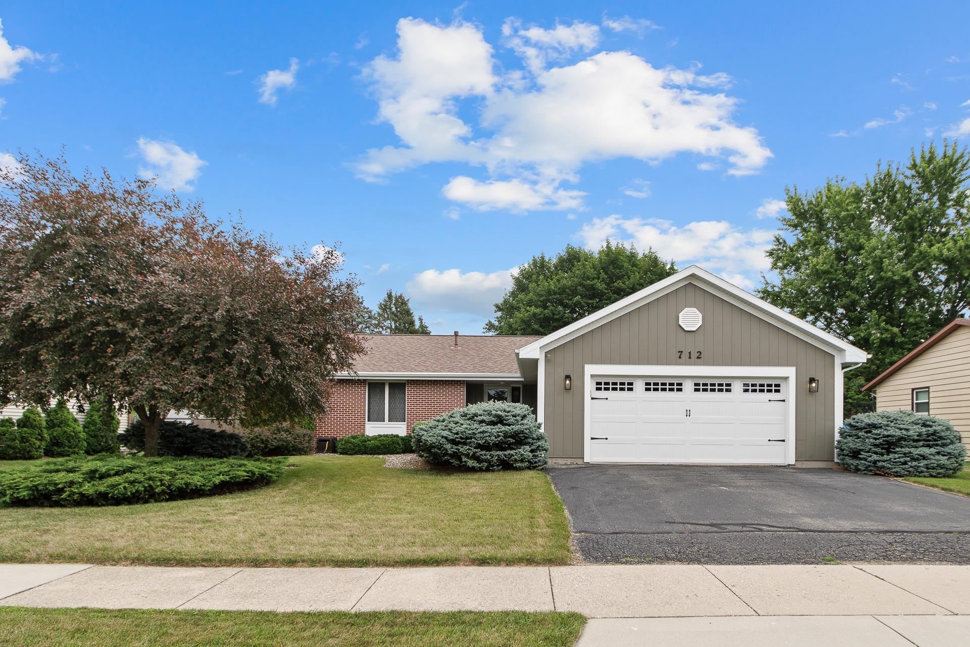 712 N Wuthering Hills Drive — photo